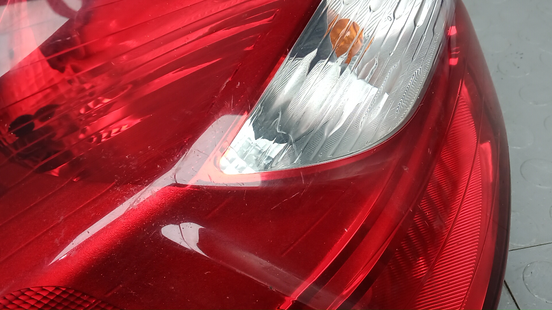 Фонарь задний левый