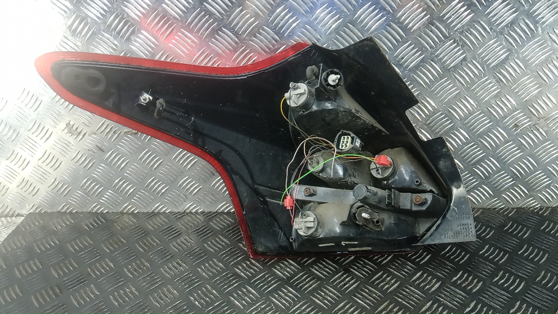 Фонарь задний правый