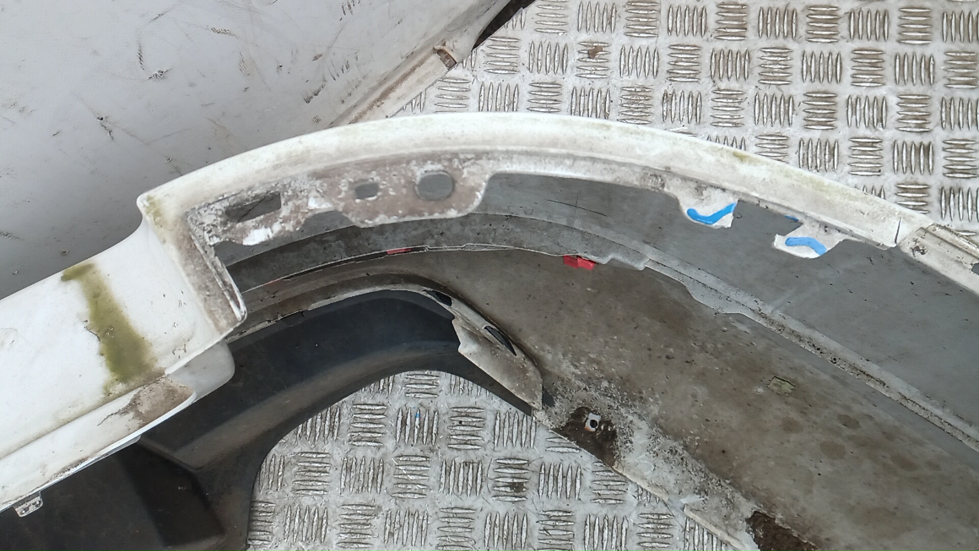 Бампер задний