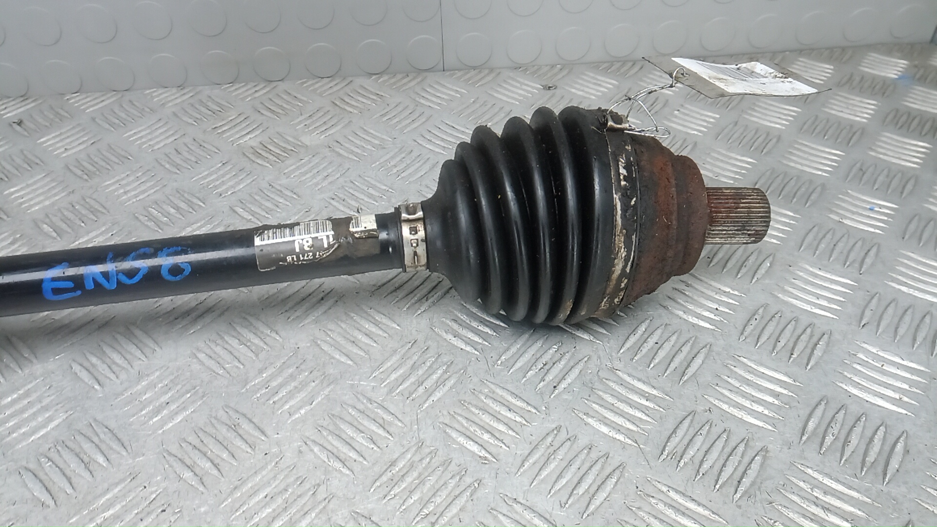 Полуось передняя левая