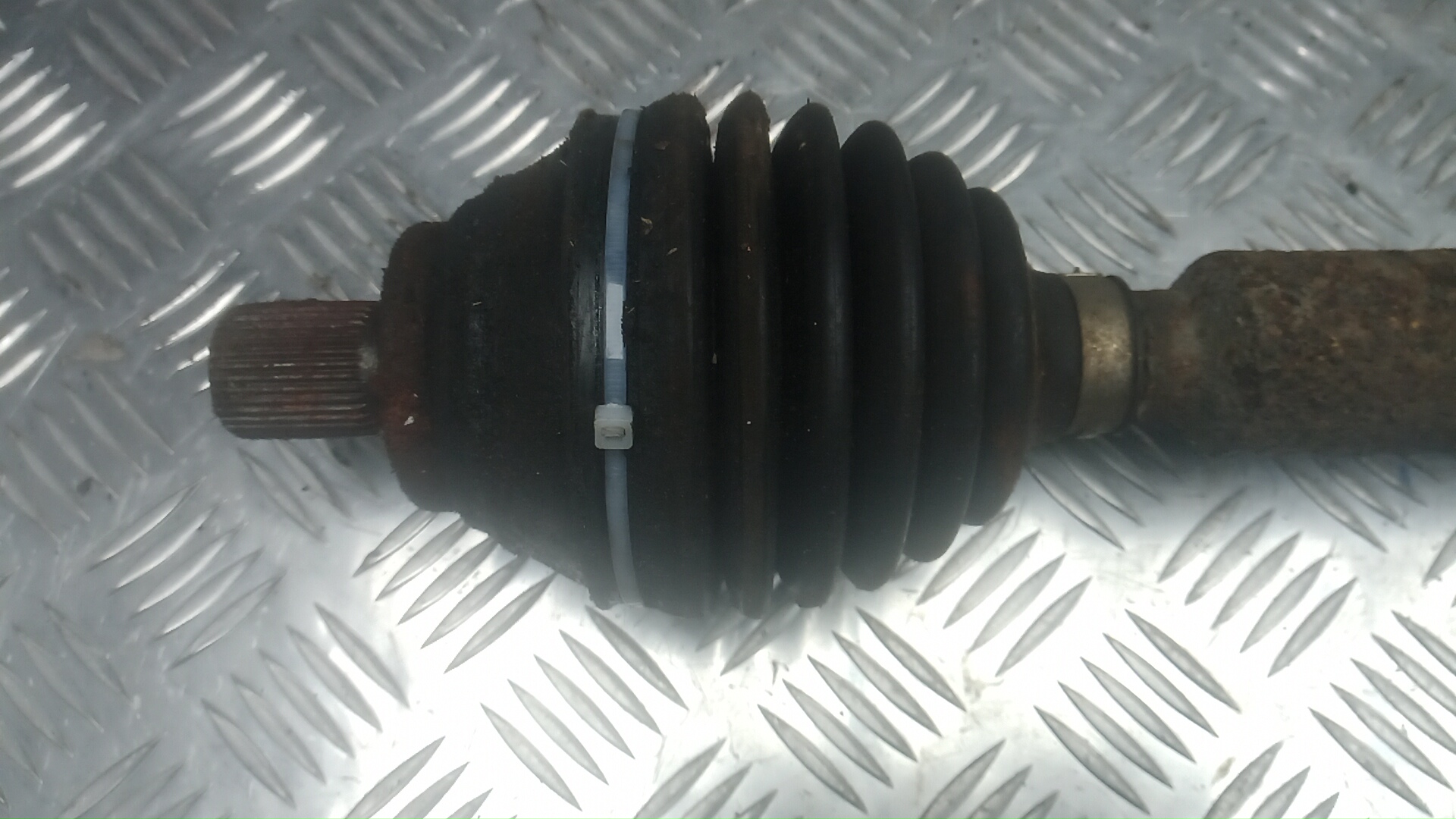 Полуось передняя правая