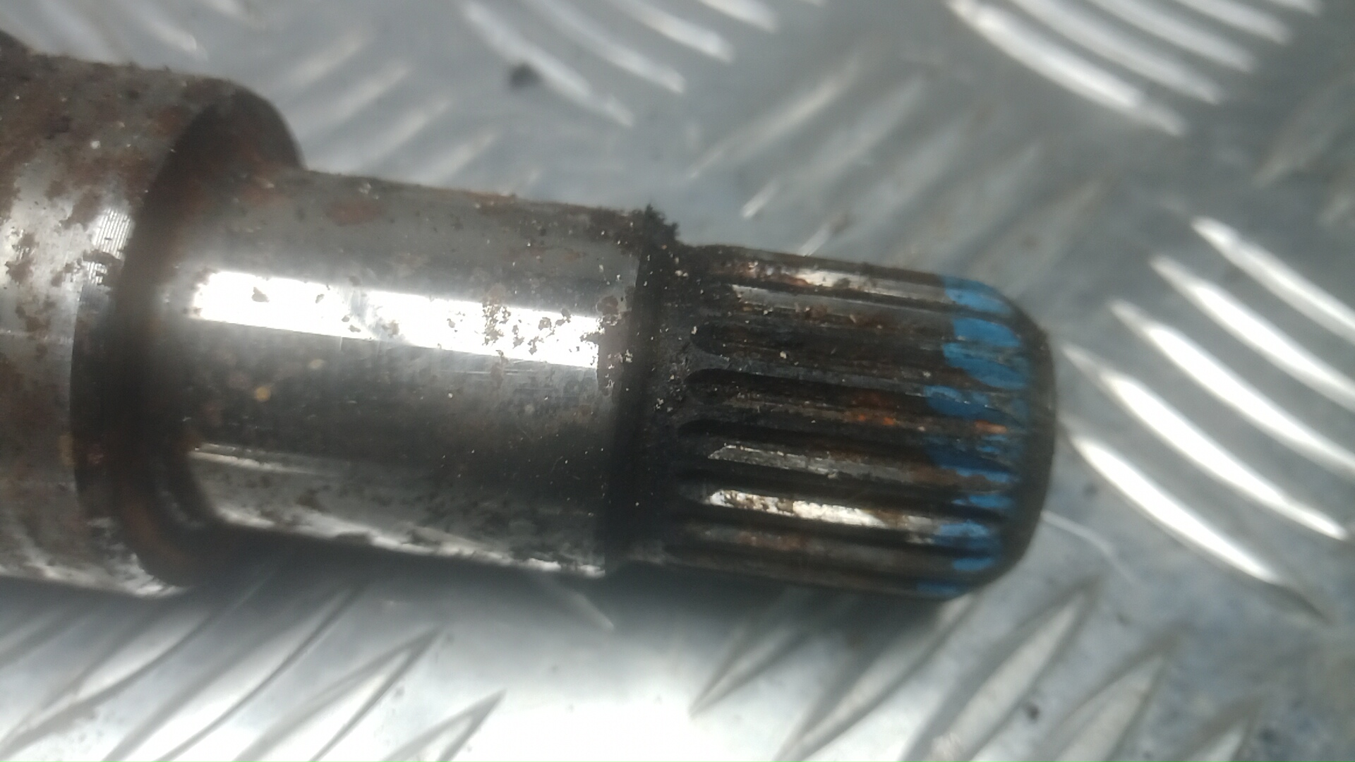 Полуось передняя правая