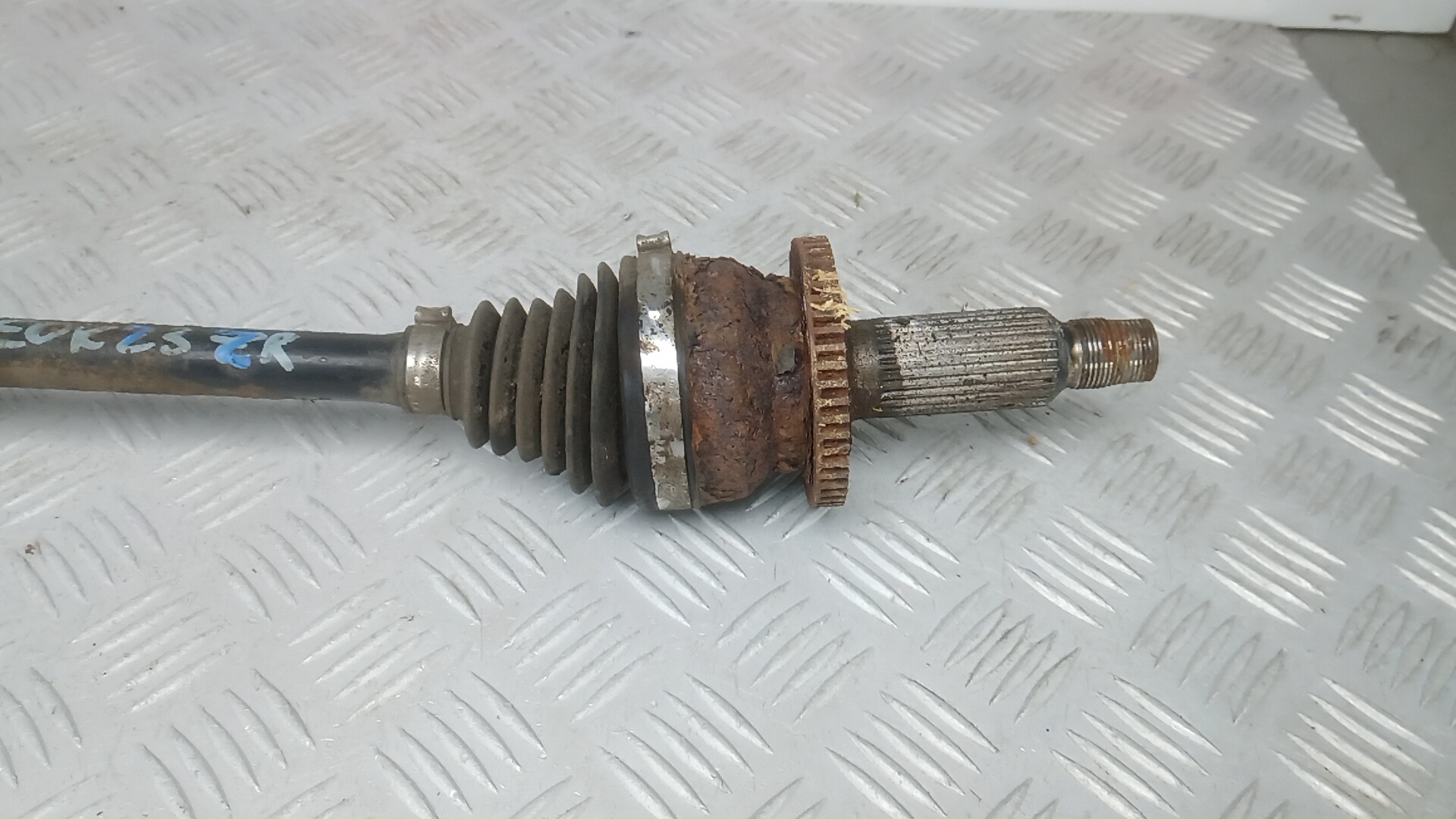 Полуось задняя правая