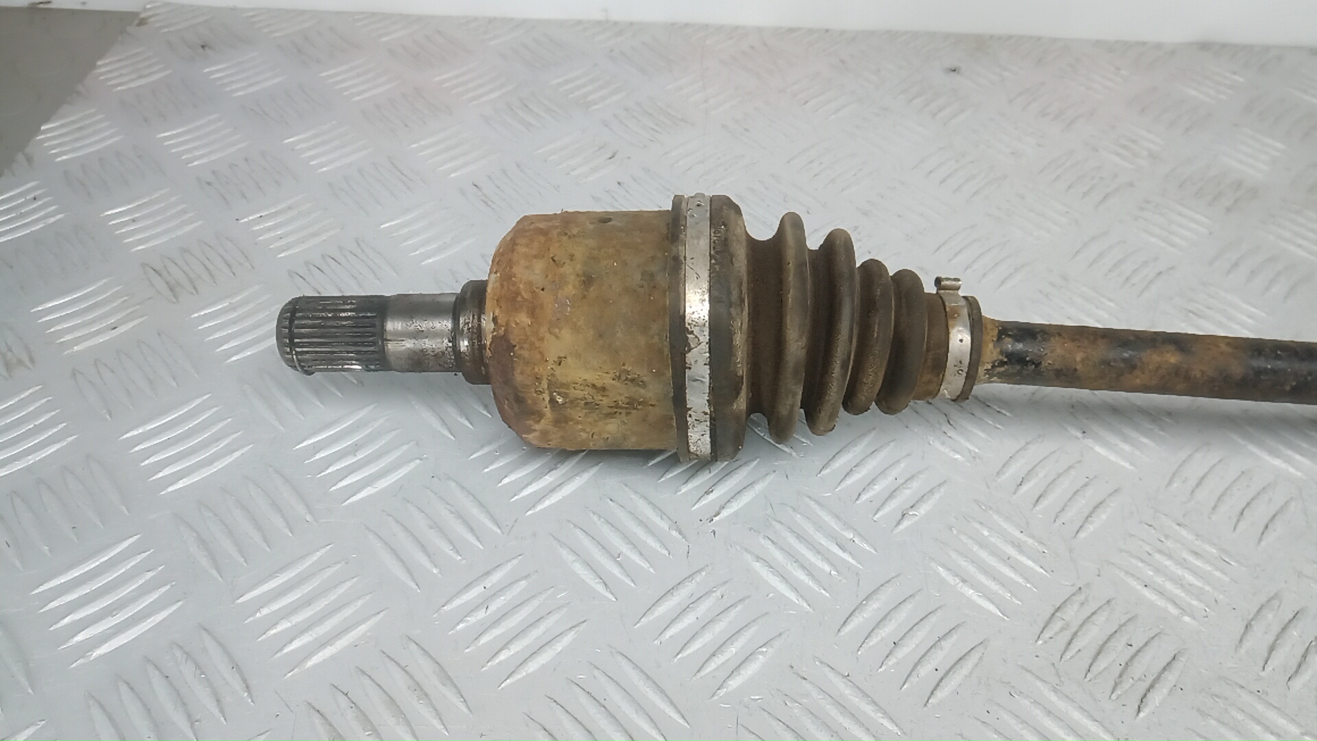 Полуось задняя правая