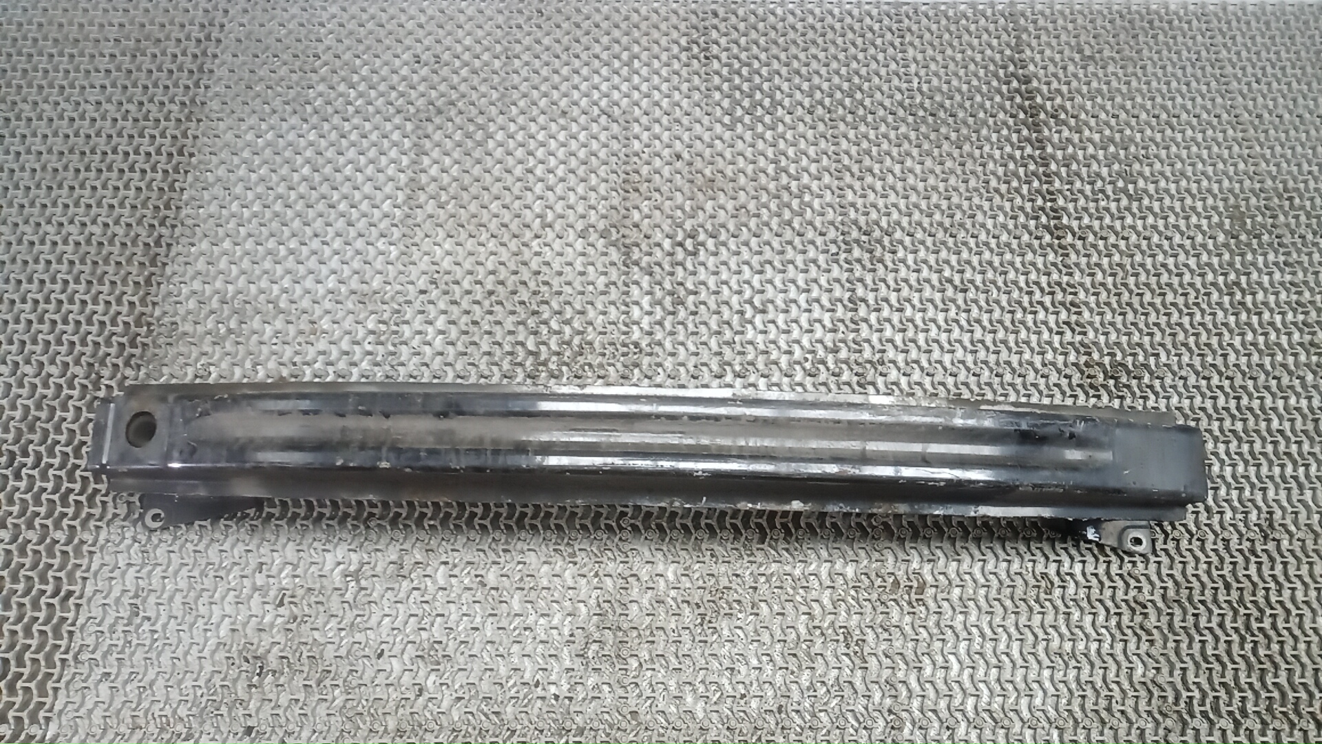 Усилитель заднего бампера