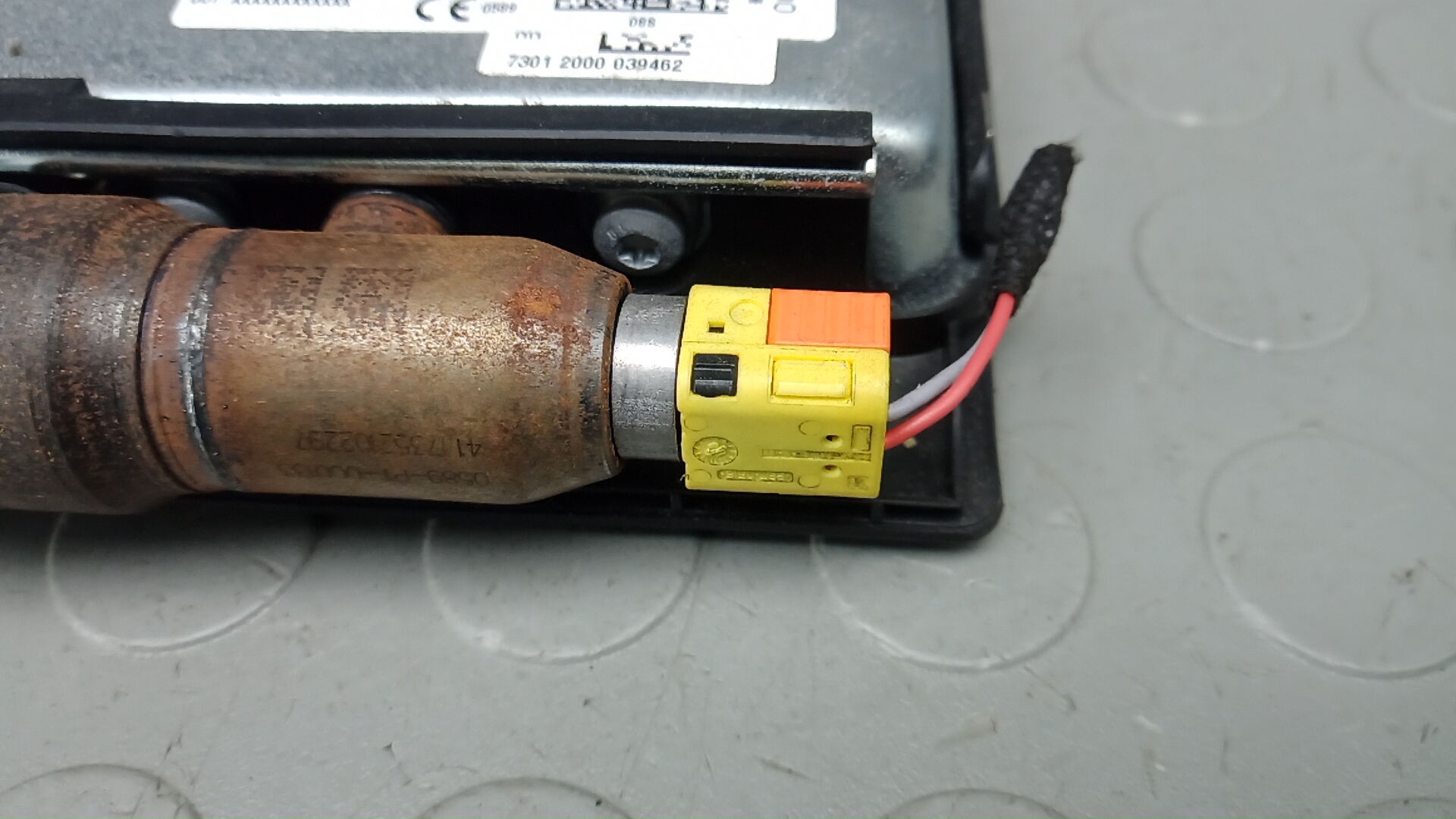 Подушка безопасности в рулевое колесо