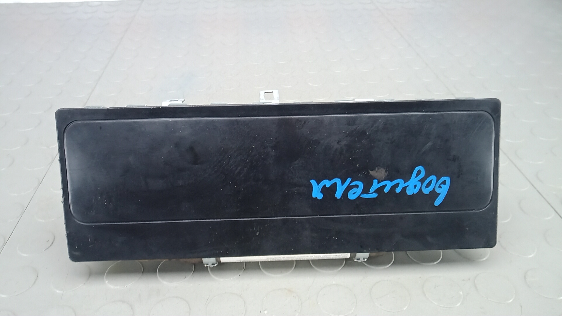 Подушка безопасности в рулевое колесо