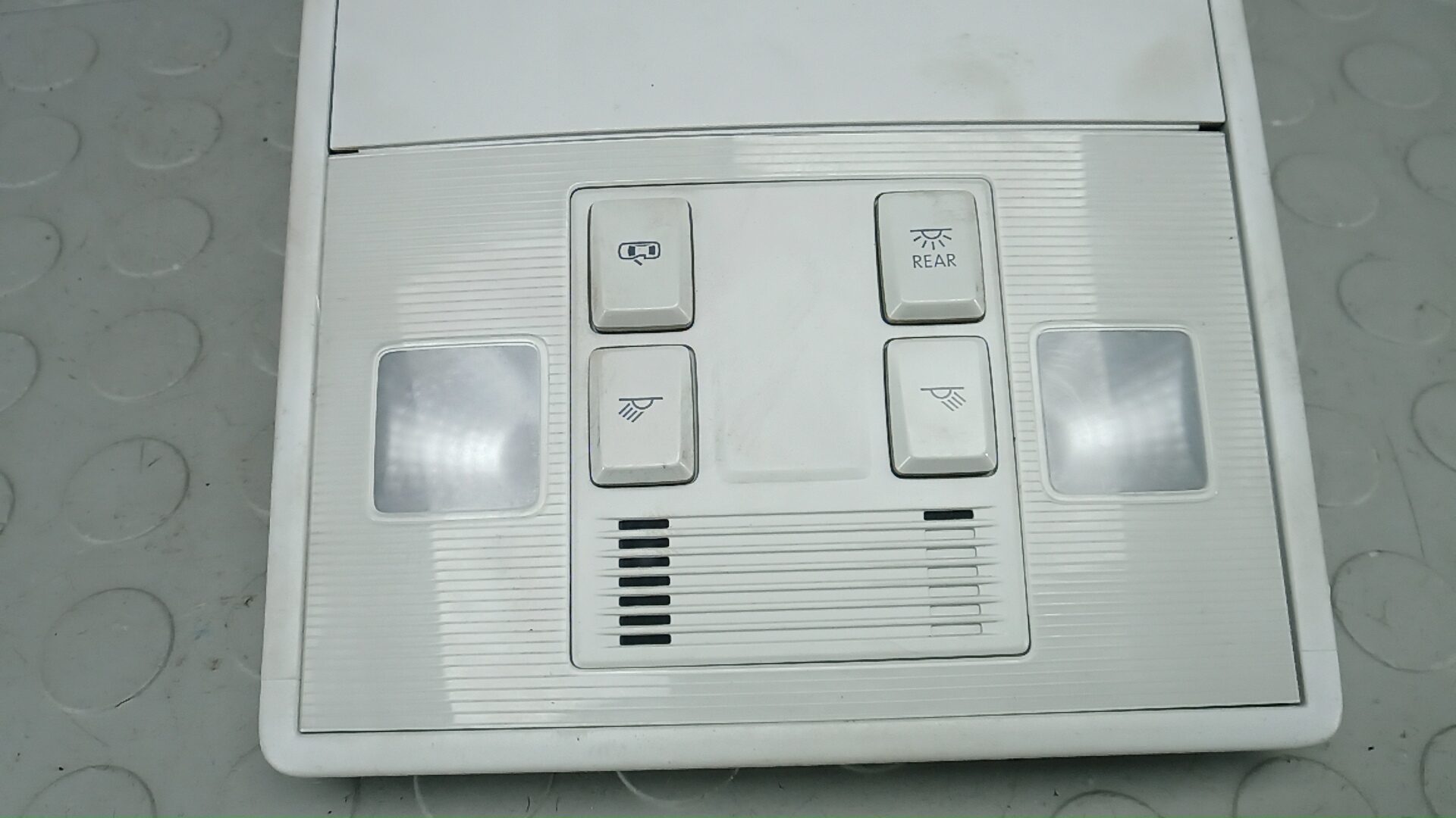 Плафон салонный