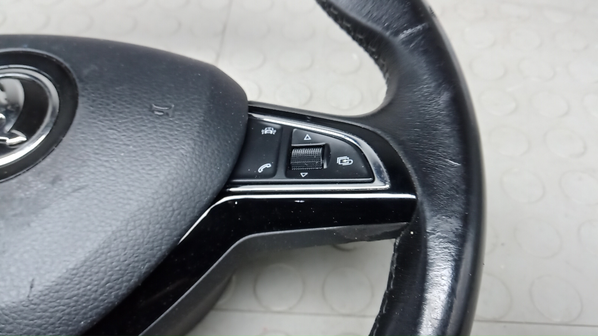 Рулевое колесо (руль)