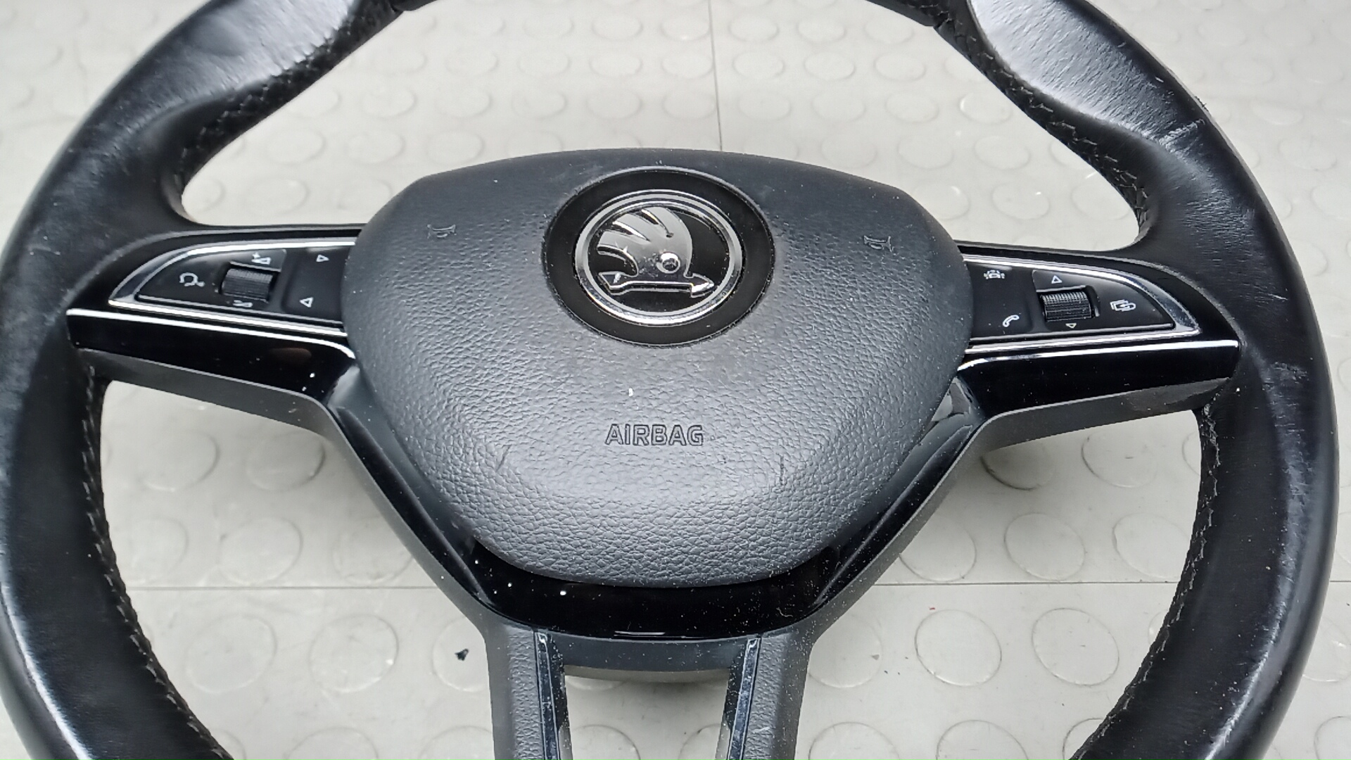 Рулевое колесо (руль)