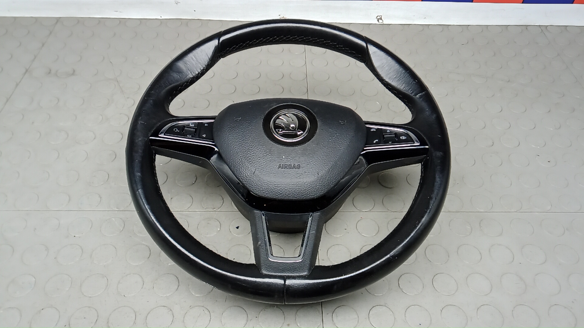 Рулевое колесо (руль)