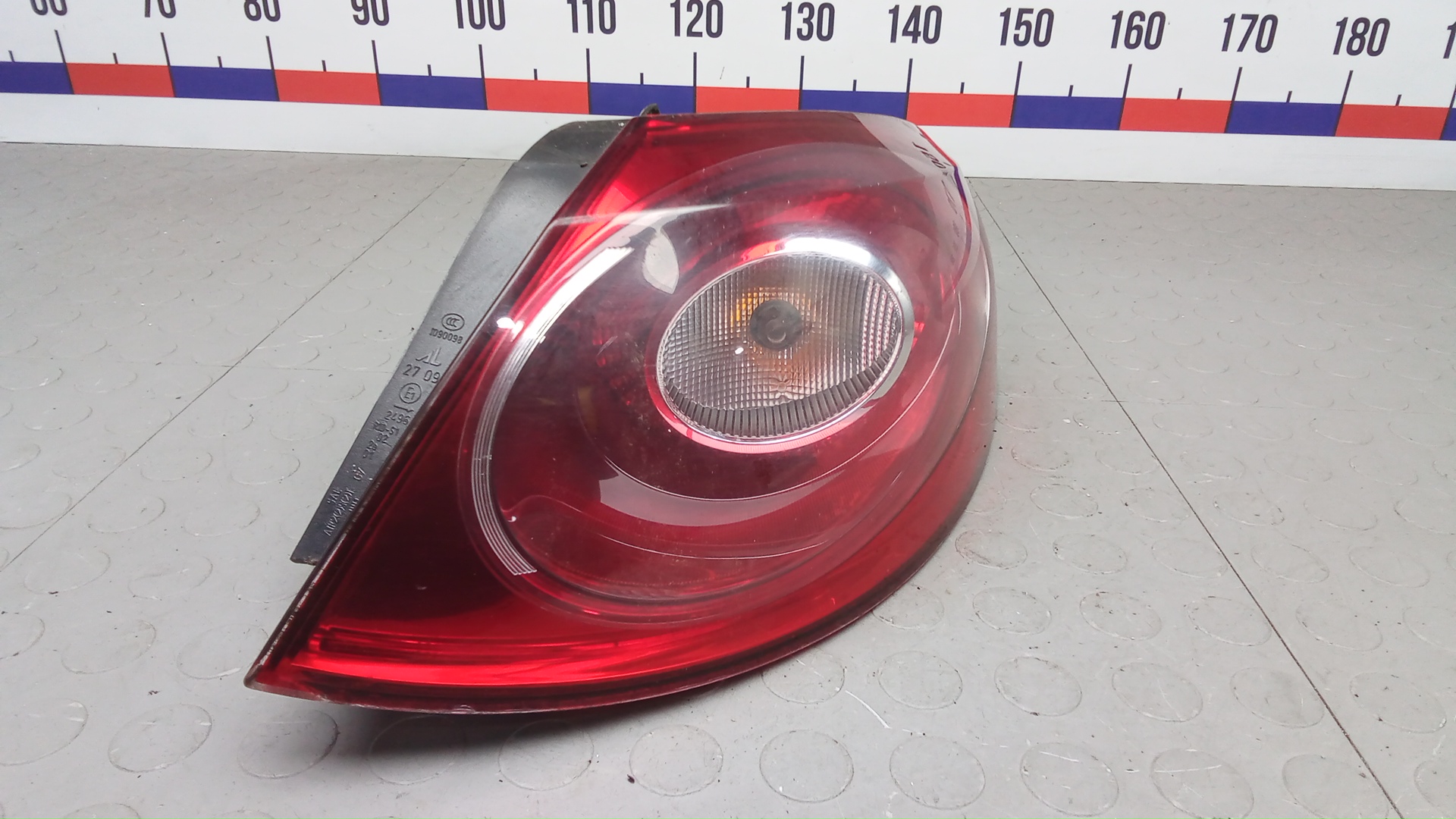 Фонарь задний правый