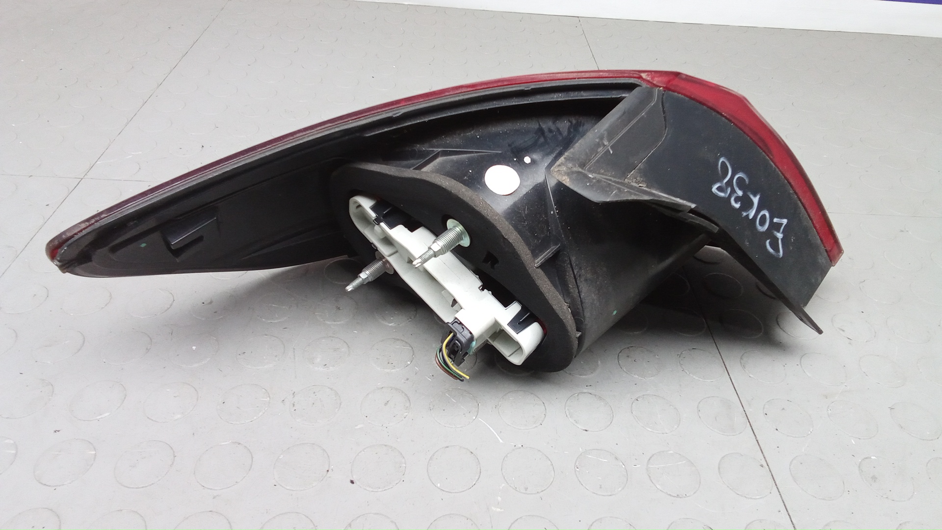 Фонарь задний правый