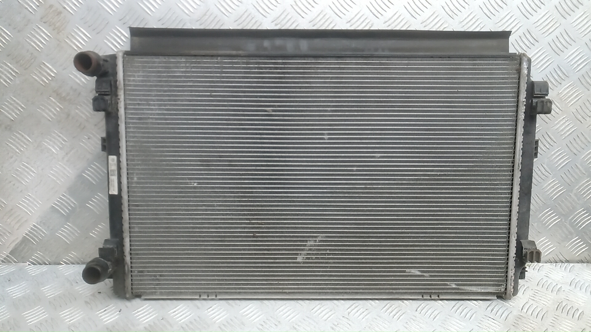 Радиатор охлаждения двигателя основной