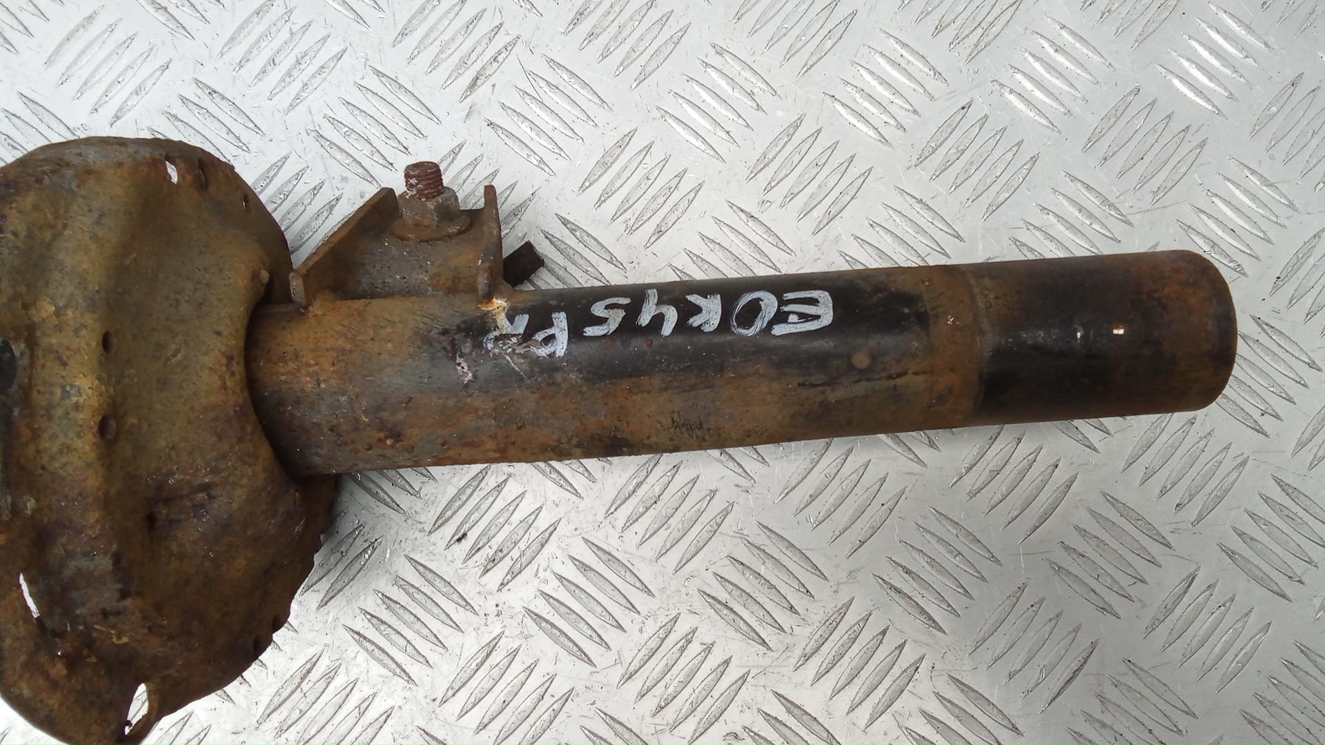 Амортизатор передний правый