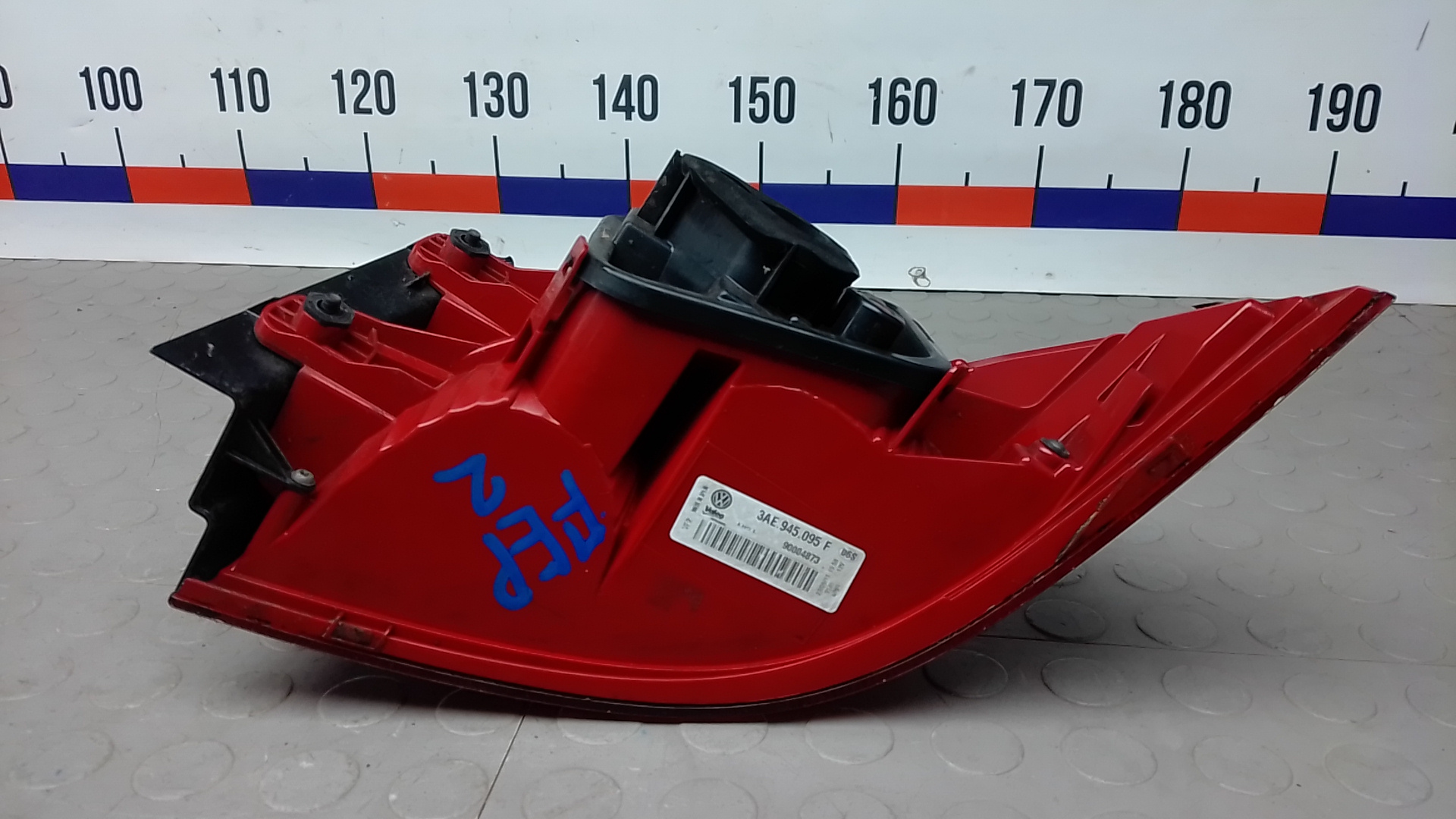 Фонарь задний левый