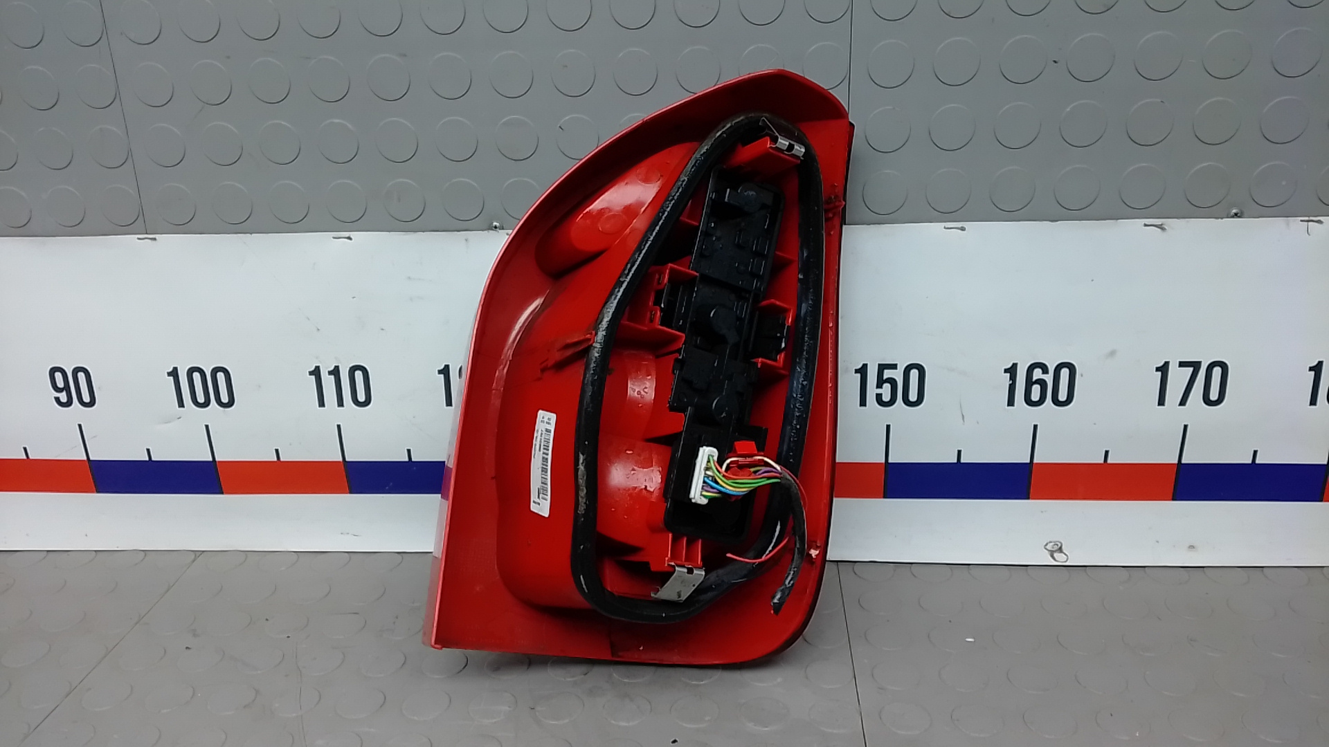 Фонарь задний левый