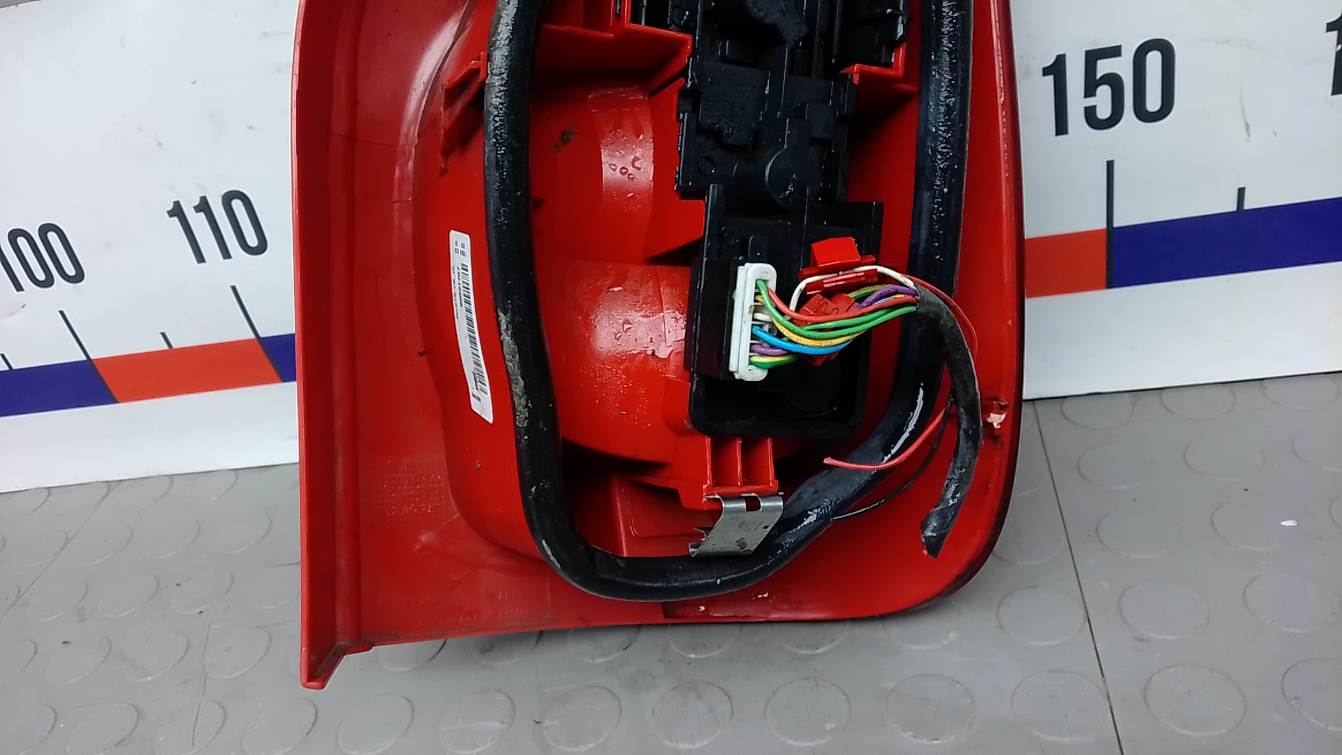 Фонарь задний левый