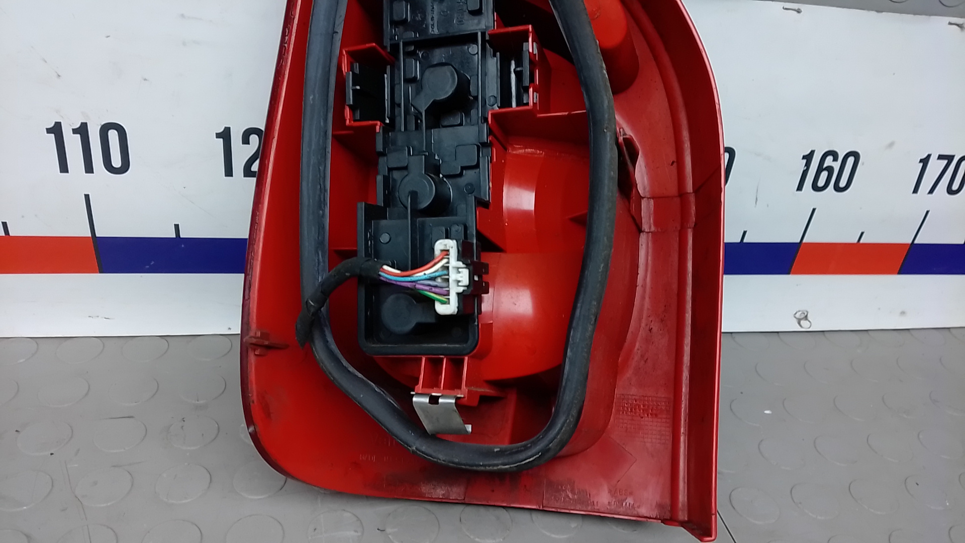 Фонарь задний правый