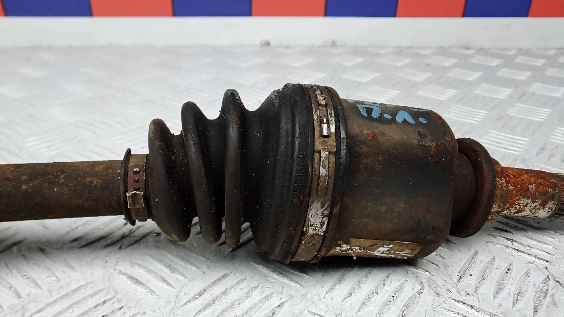 Полуось передняя левая