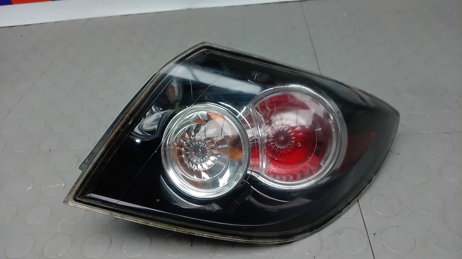 Фонарь задний правый