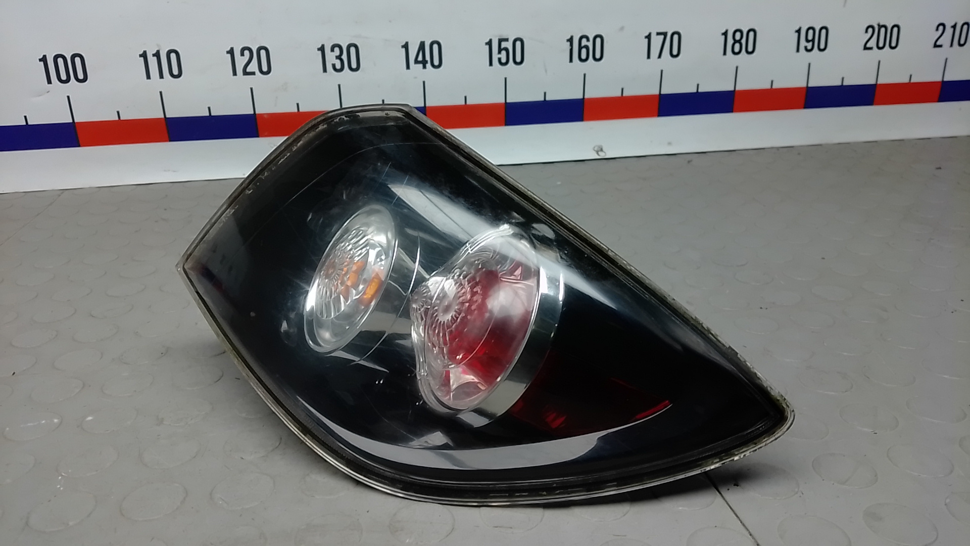 Фонарь задний правый