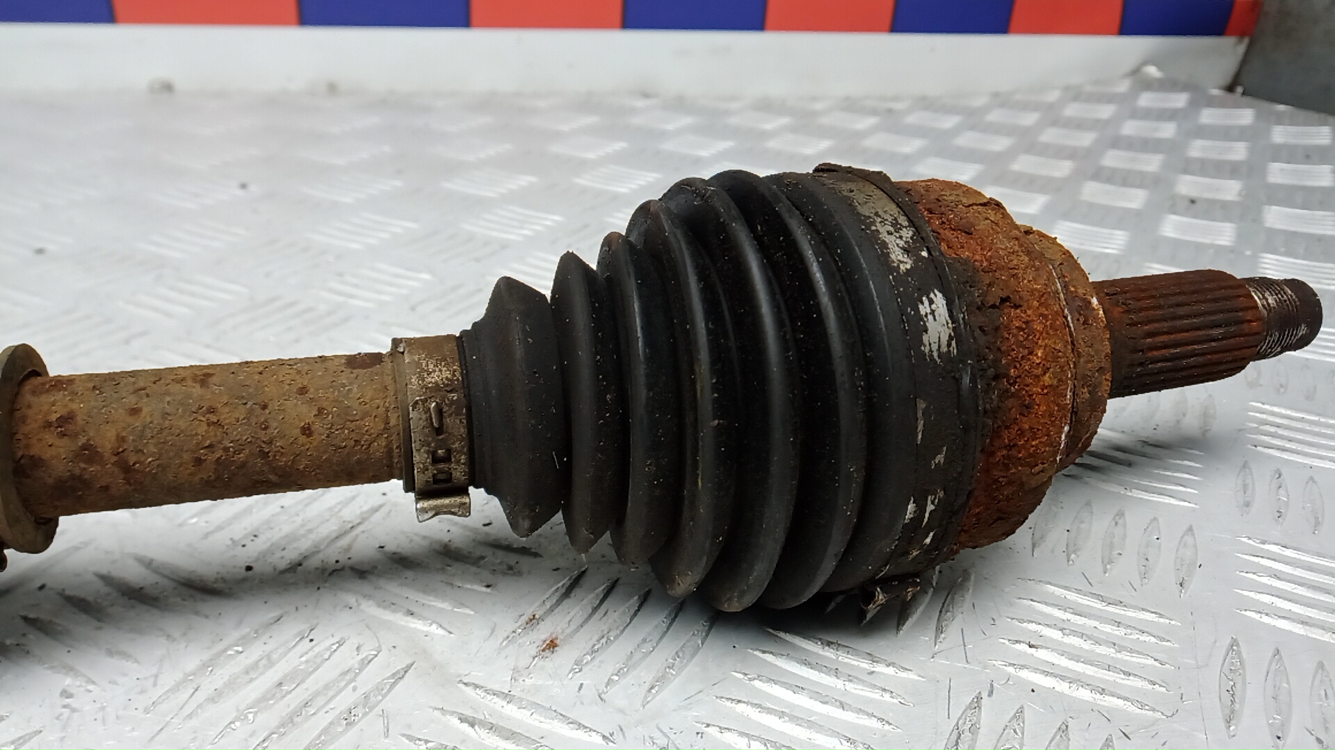 Полуось передняя правая