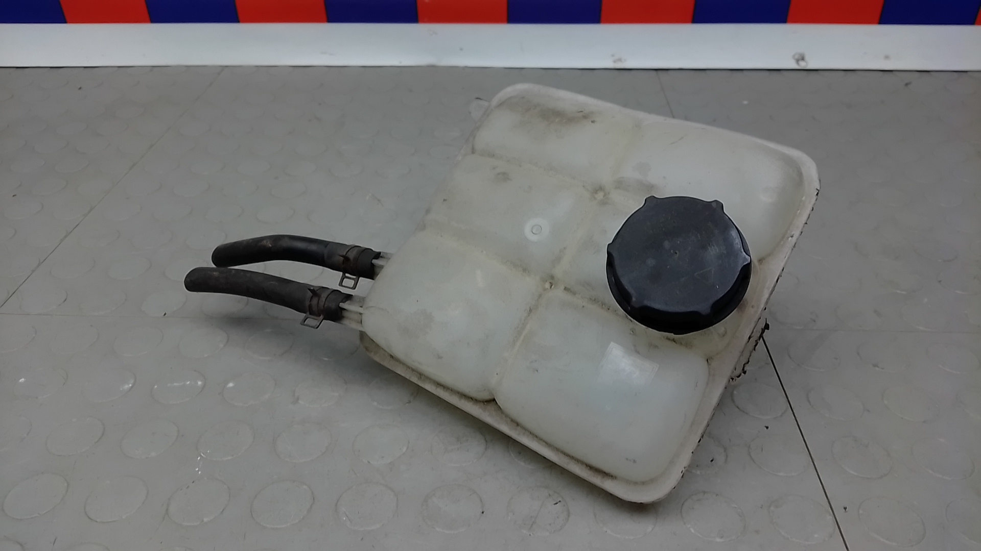 Бачок расширительный