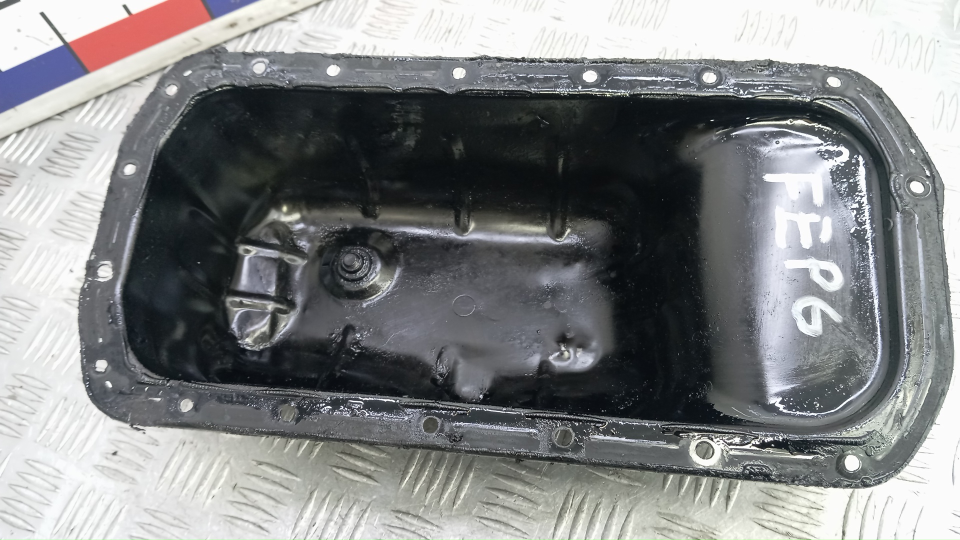 Поддон масляный двигателя (картер)