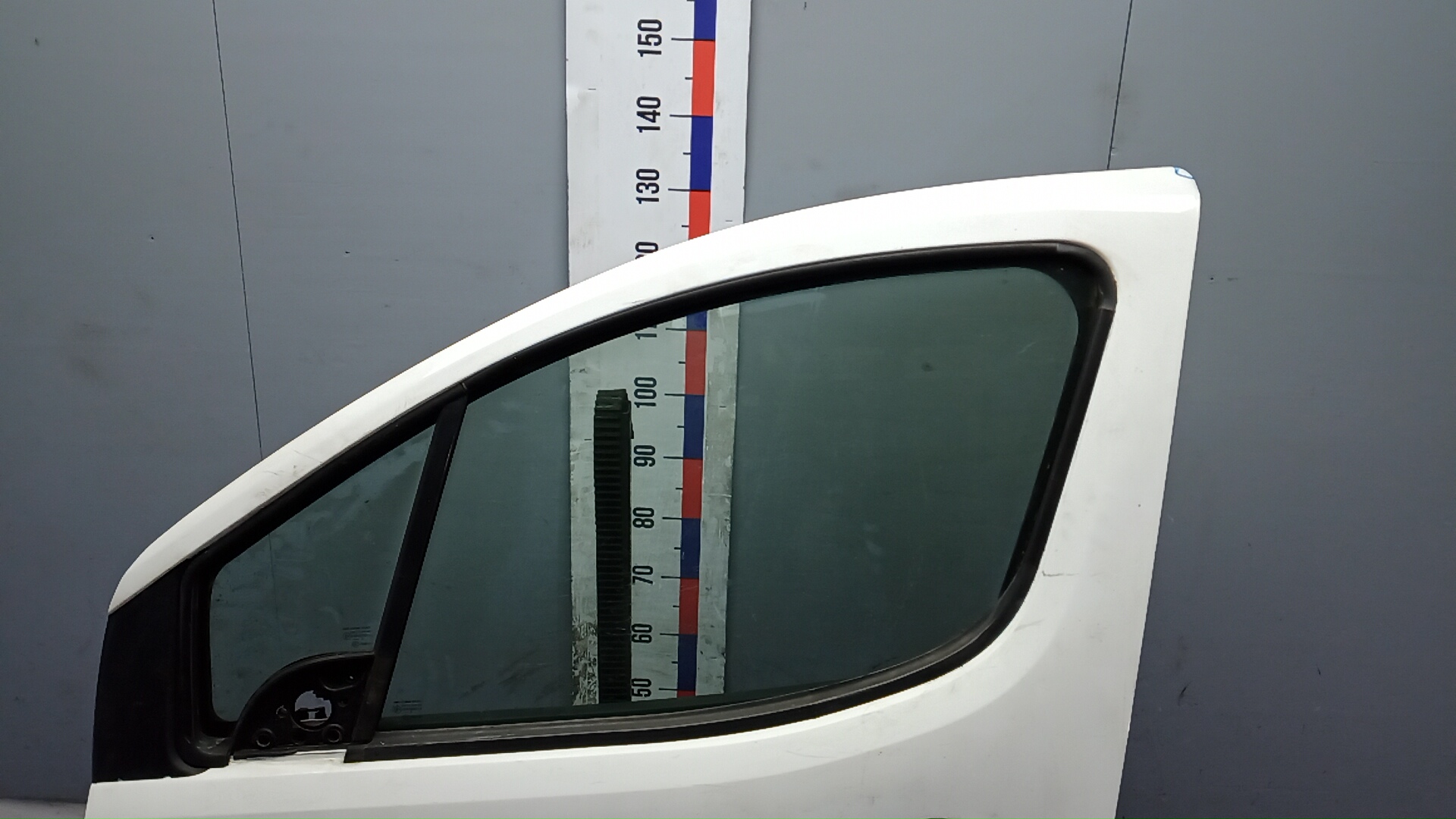 Дверь передняя левая