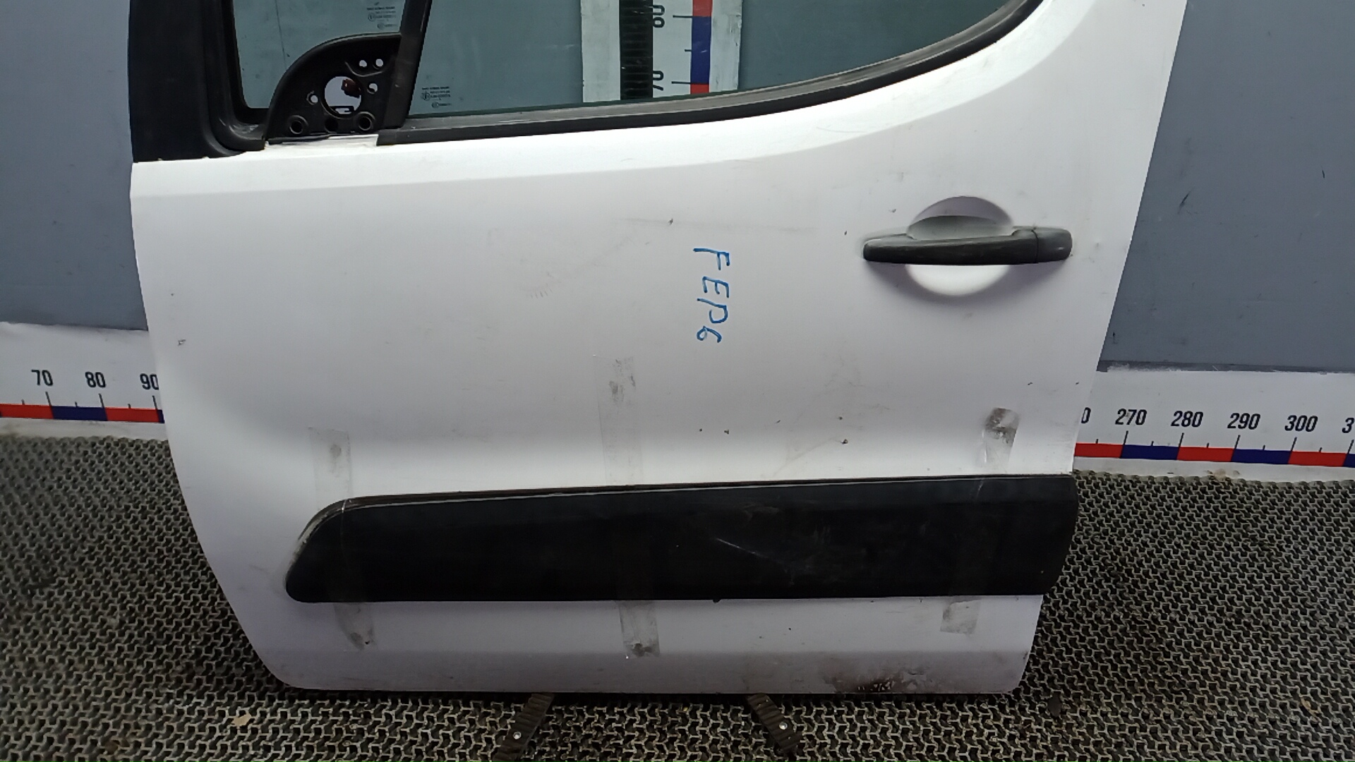 Дверь передняя левая