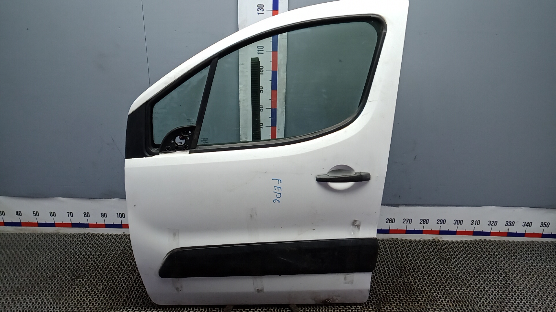 Дверь передняя левая