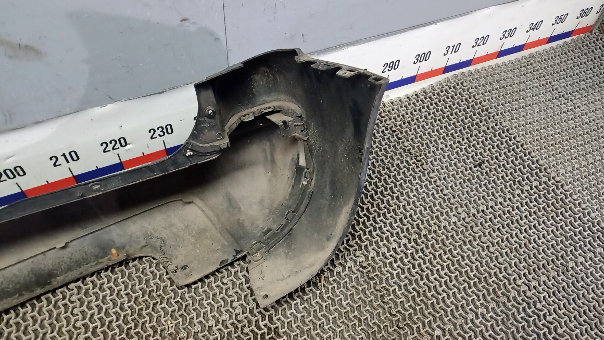 Бампер задний