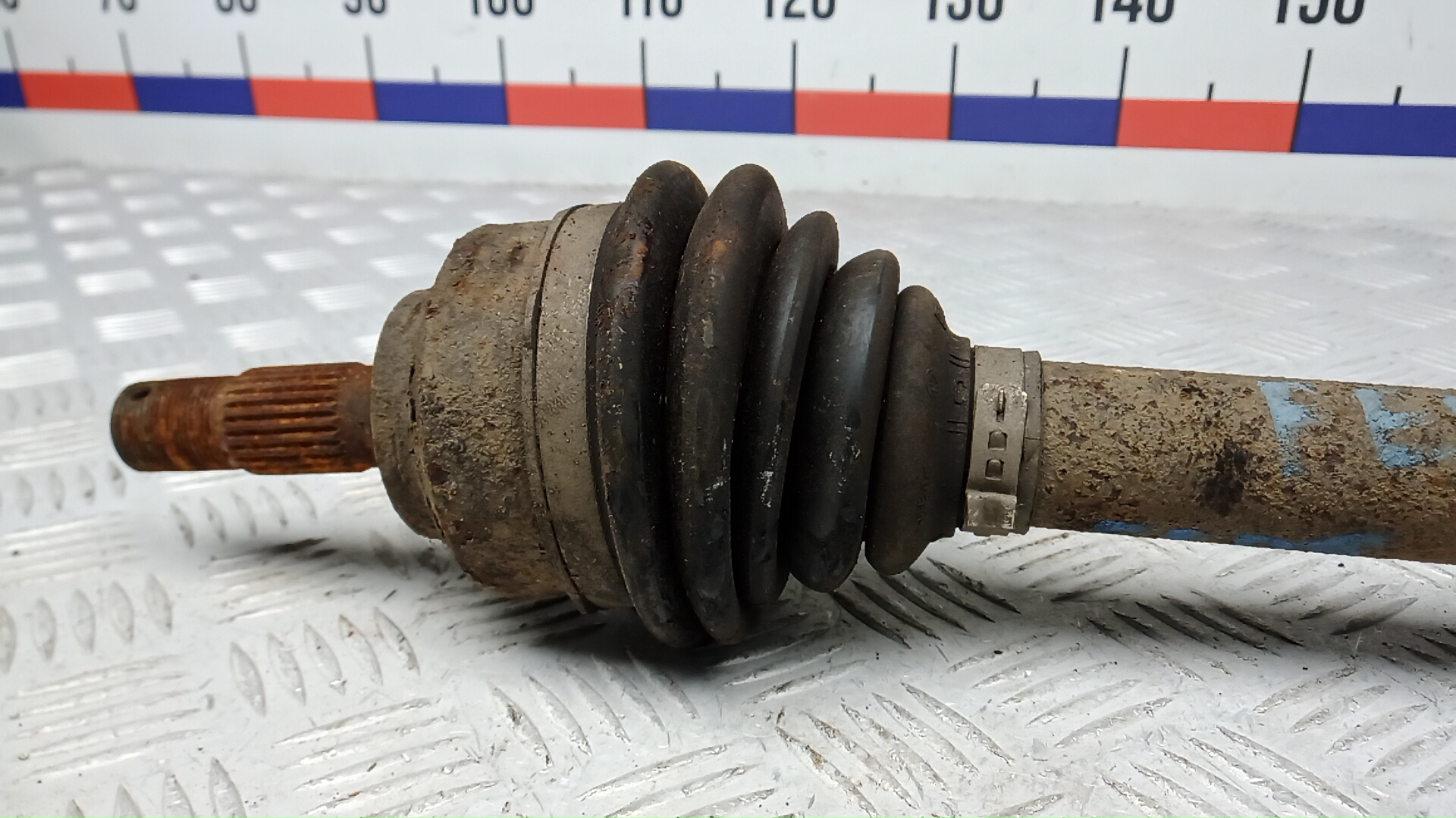 Полуось передняя левая