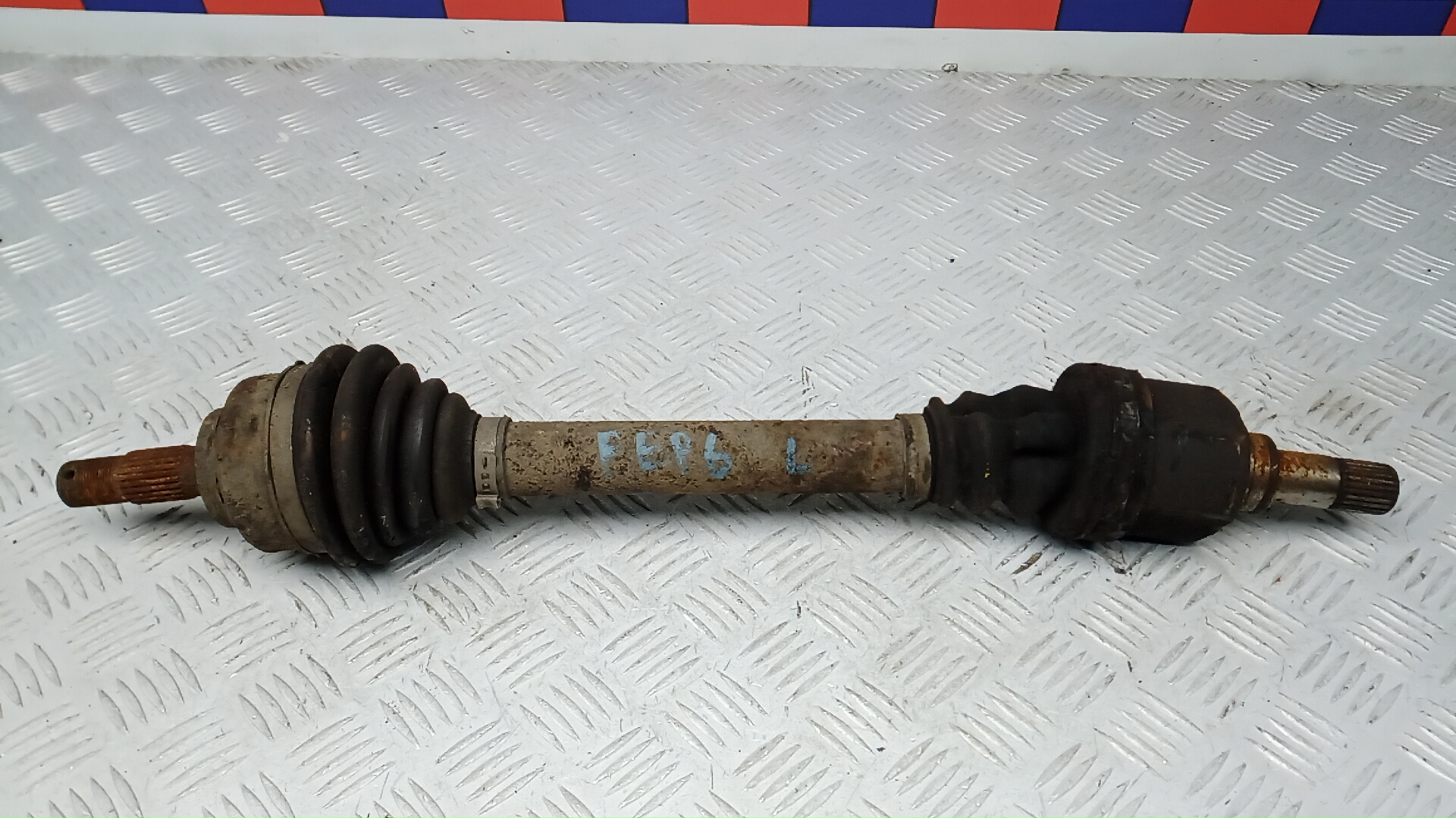 Полуось передняя левая