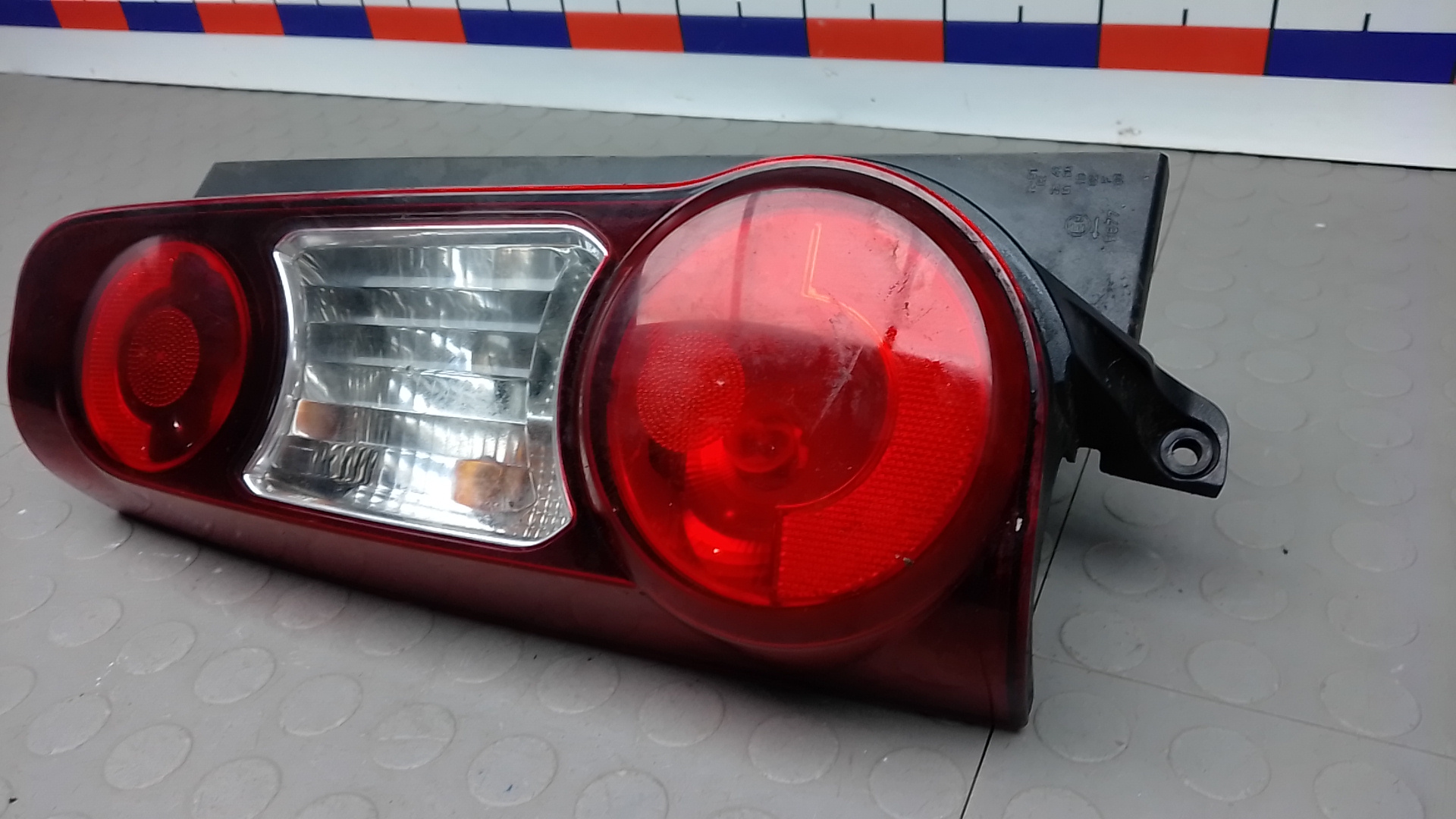 Фонарь задний левый