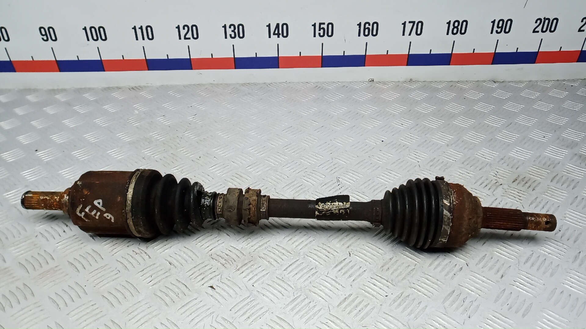 Полуось передняя левая