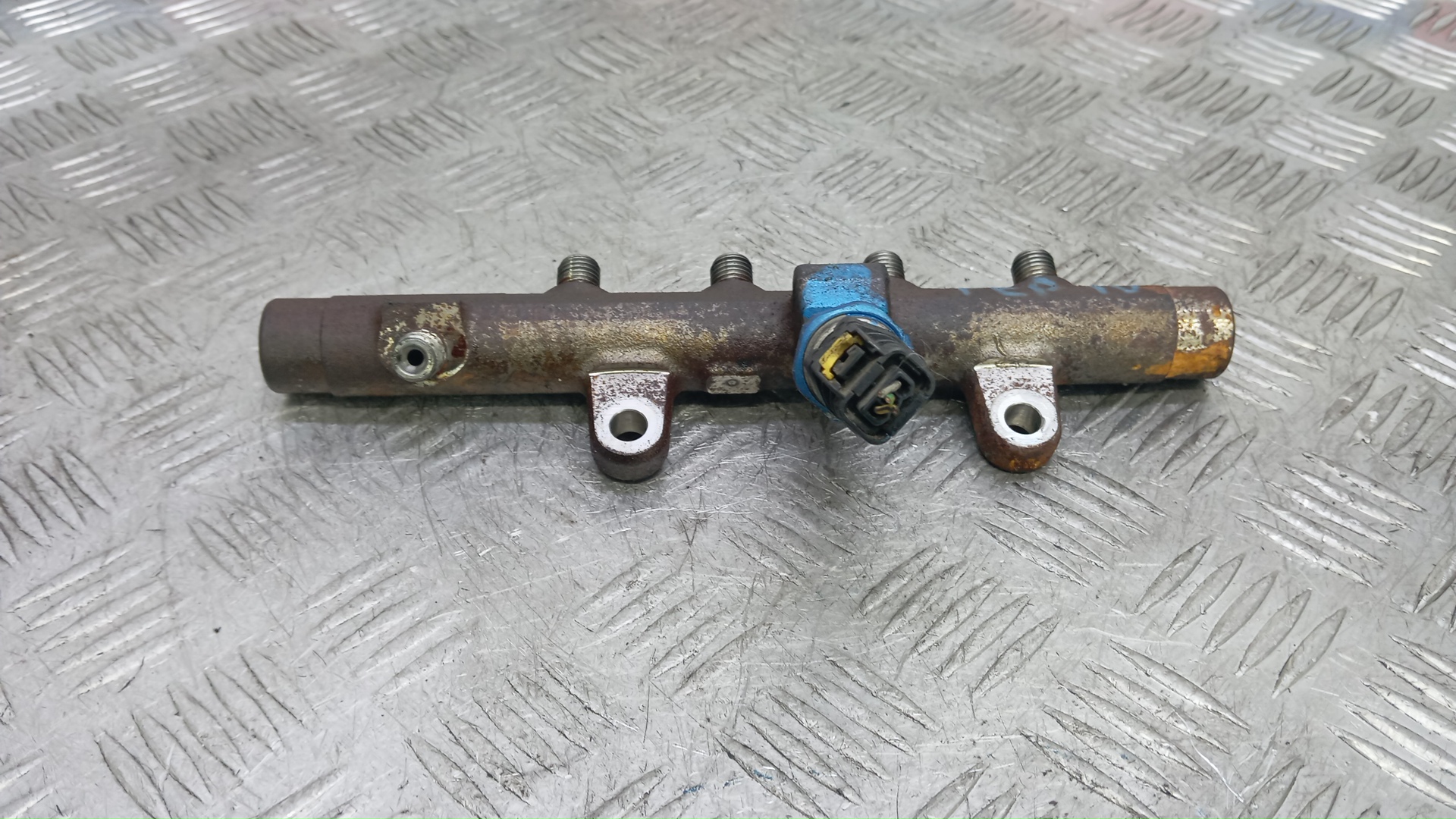 Рейка топливная (рампа)