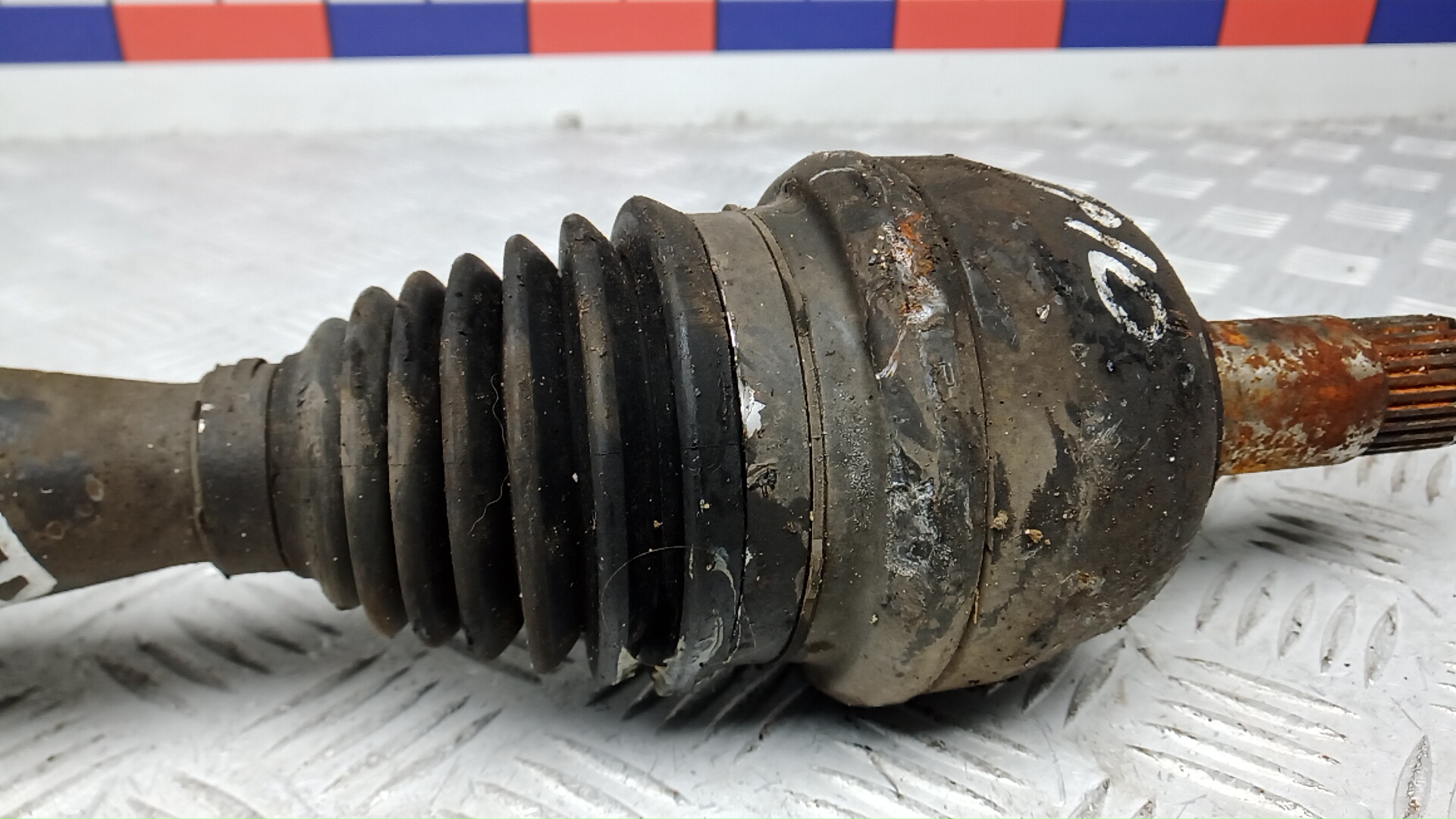 Полуось передняя левая