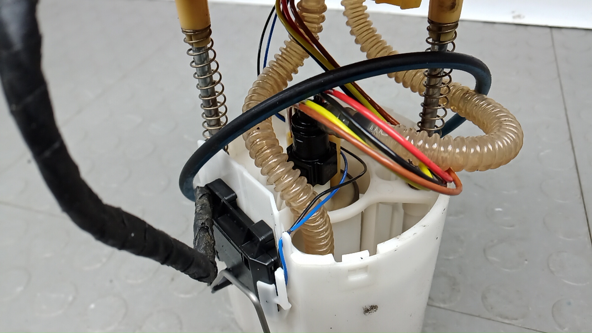 Насос топливный электрический