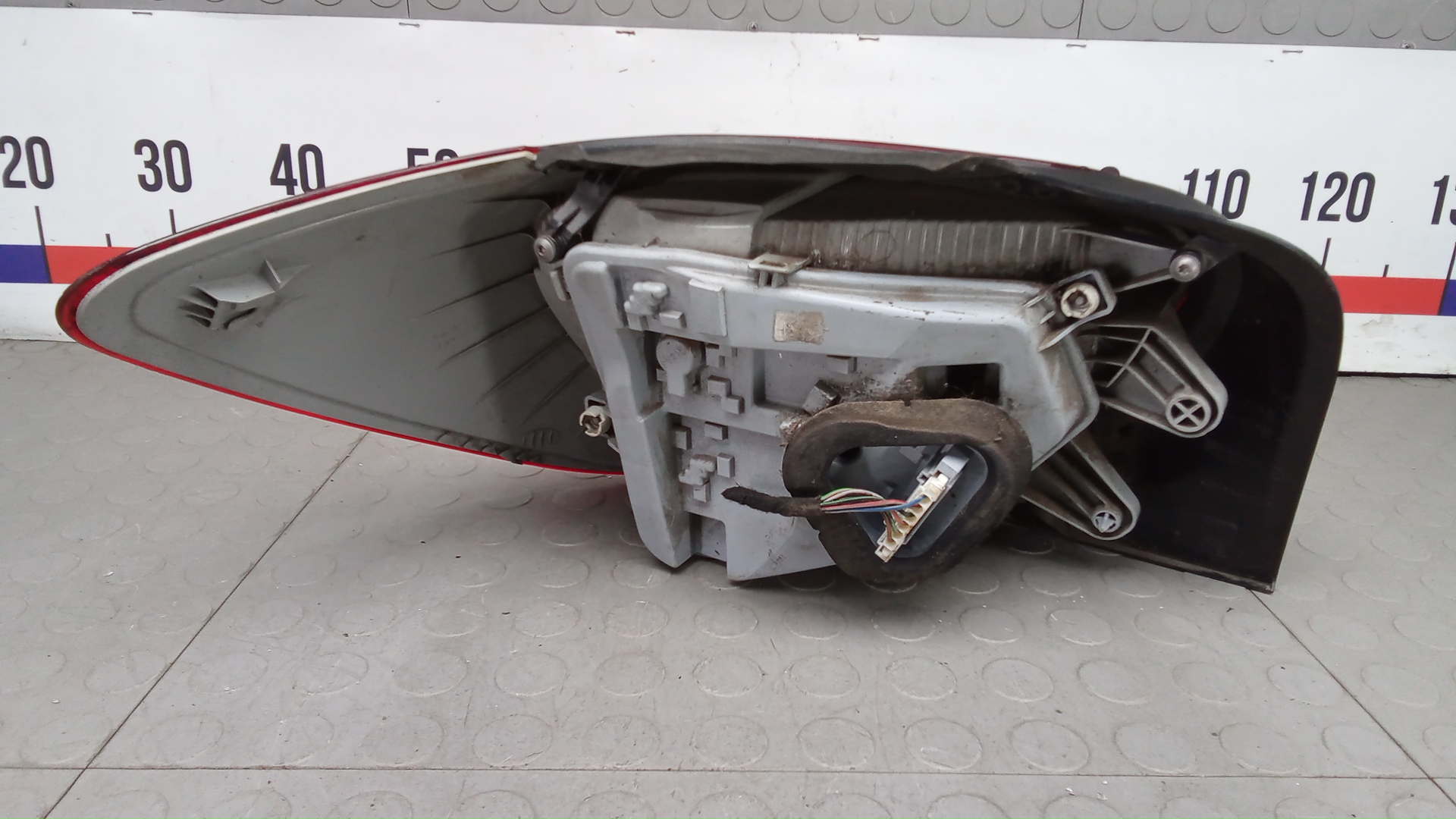 Фонарь задний правый