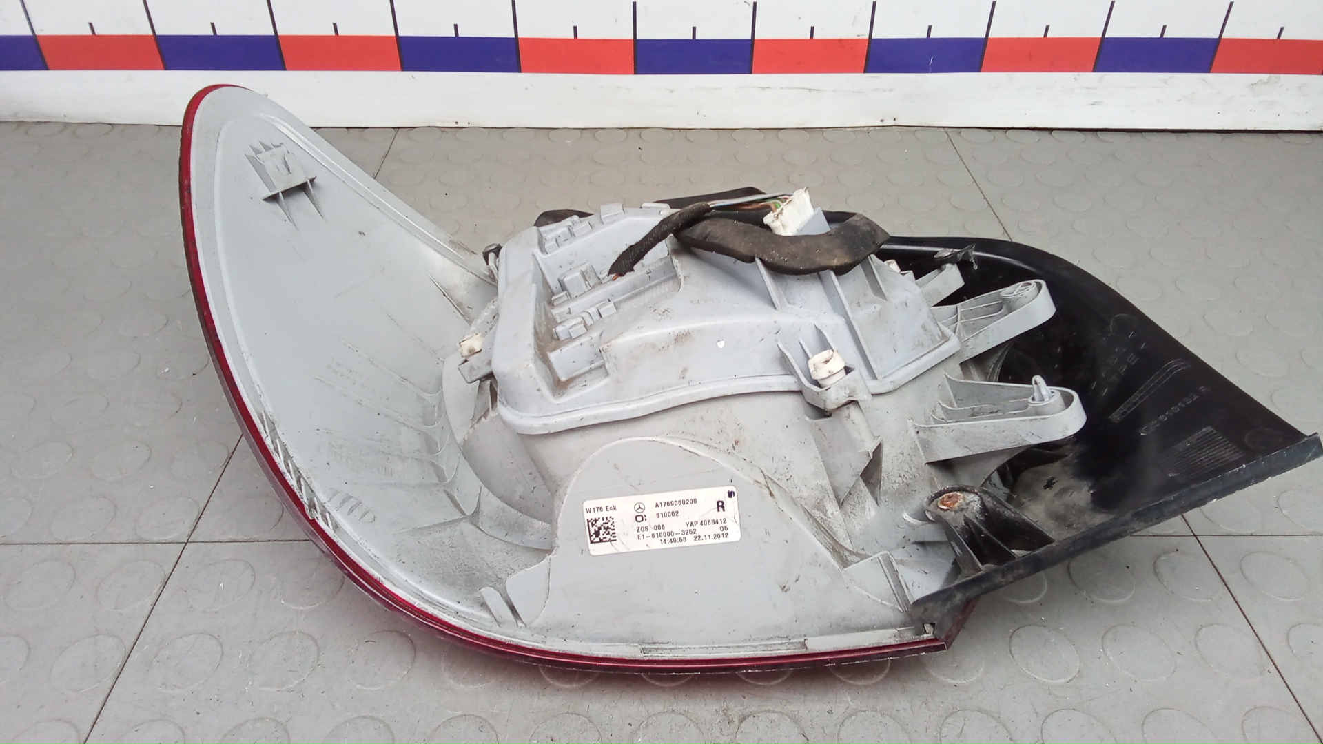 Фонарь задний правый