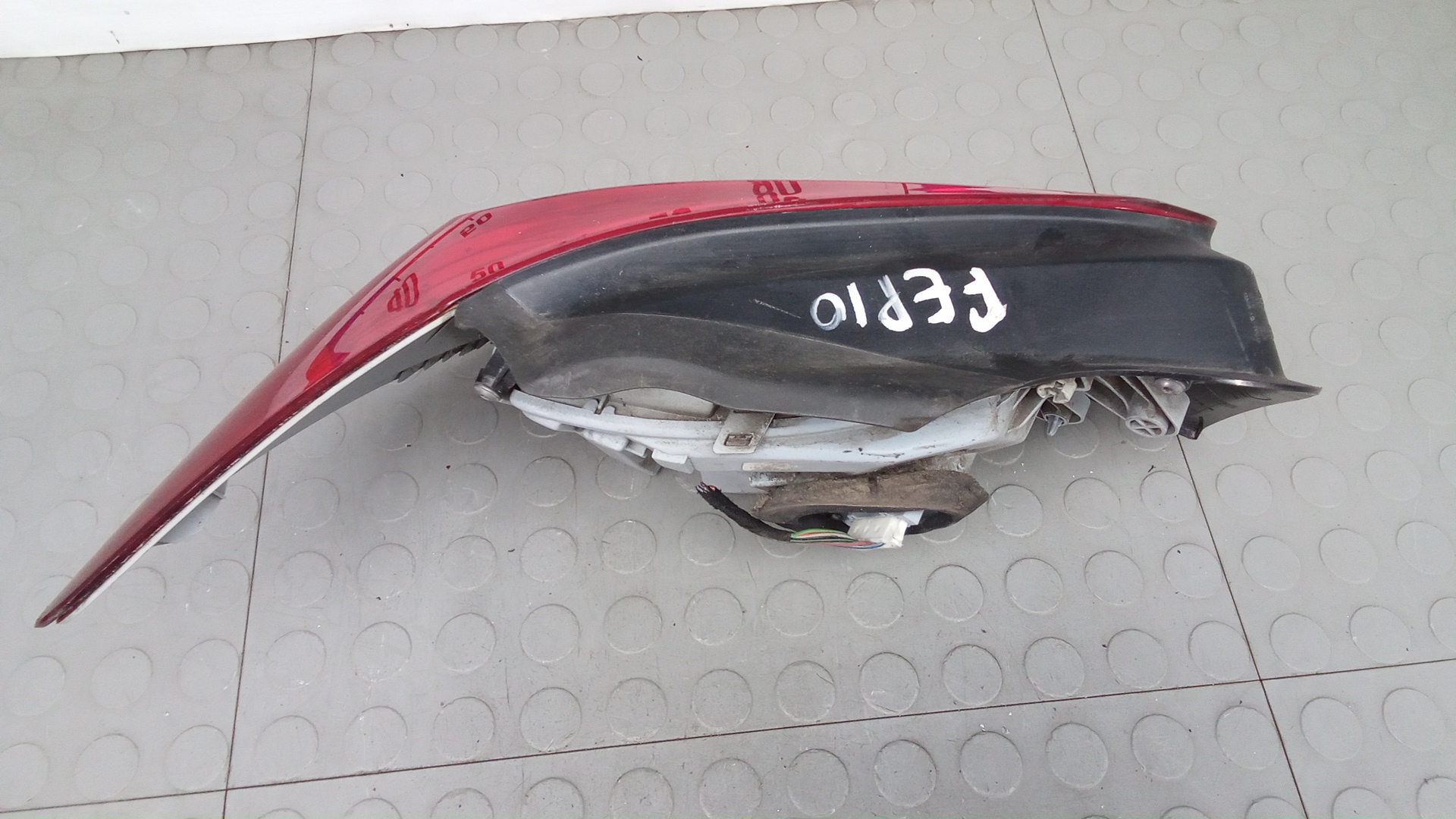 Фонарь задний правый