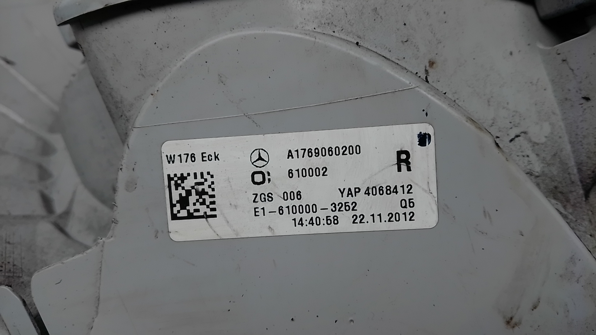 Фонарь задний правый