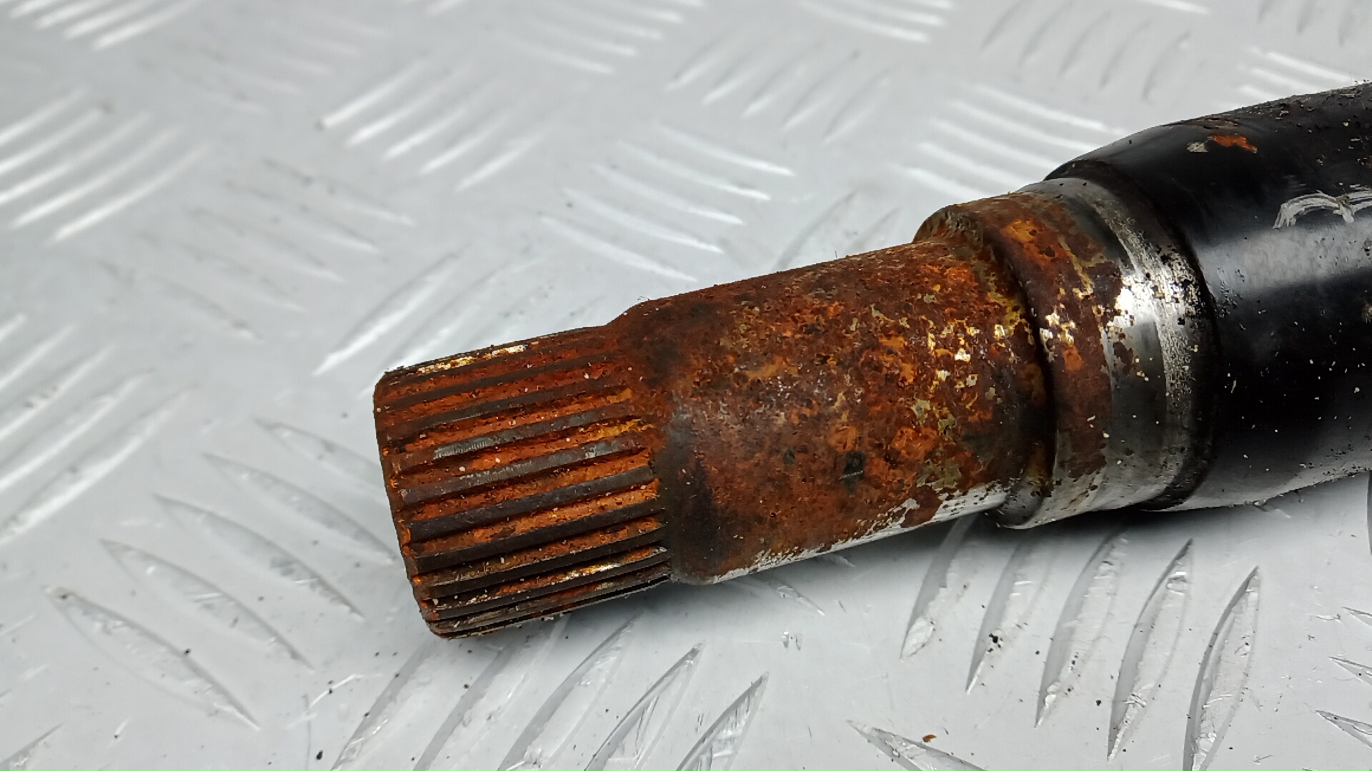 Полуось передняя правая