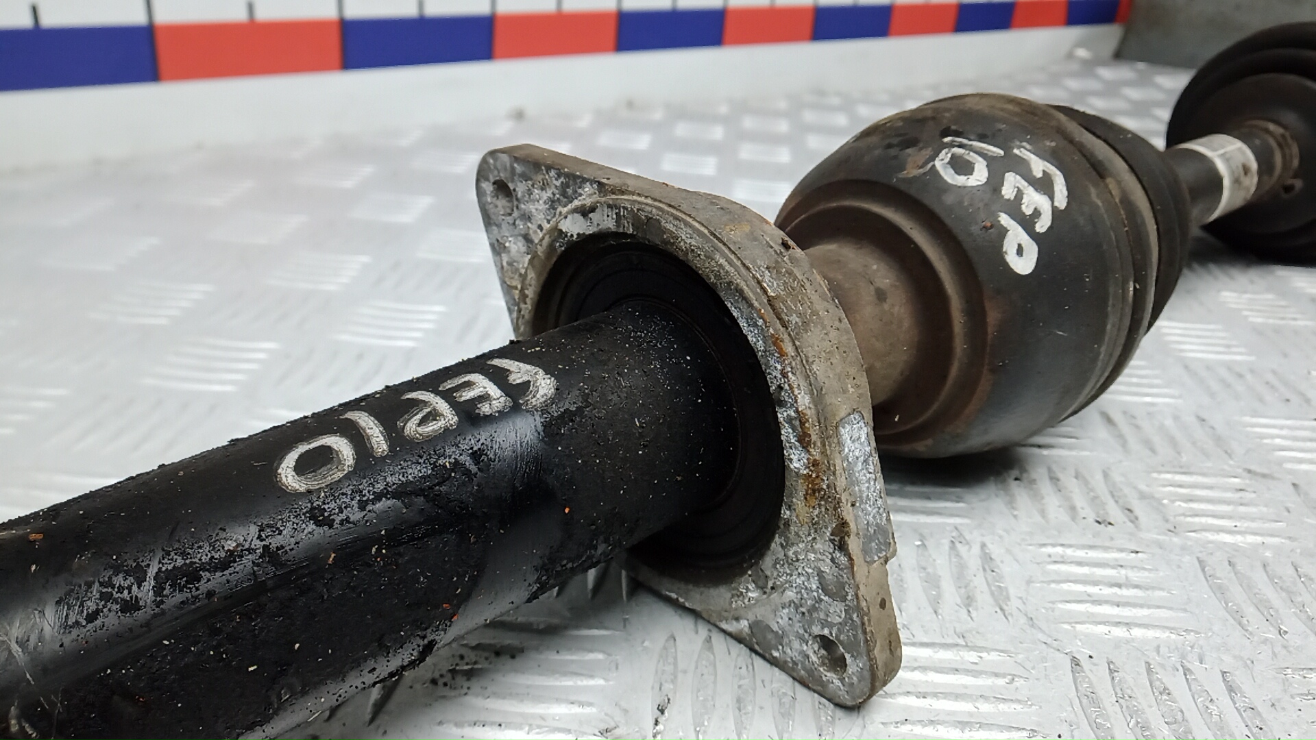 Полуось передняя правая