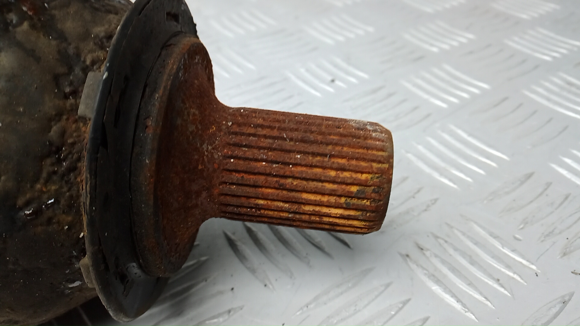 Полуось передняя правая