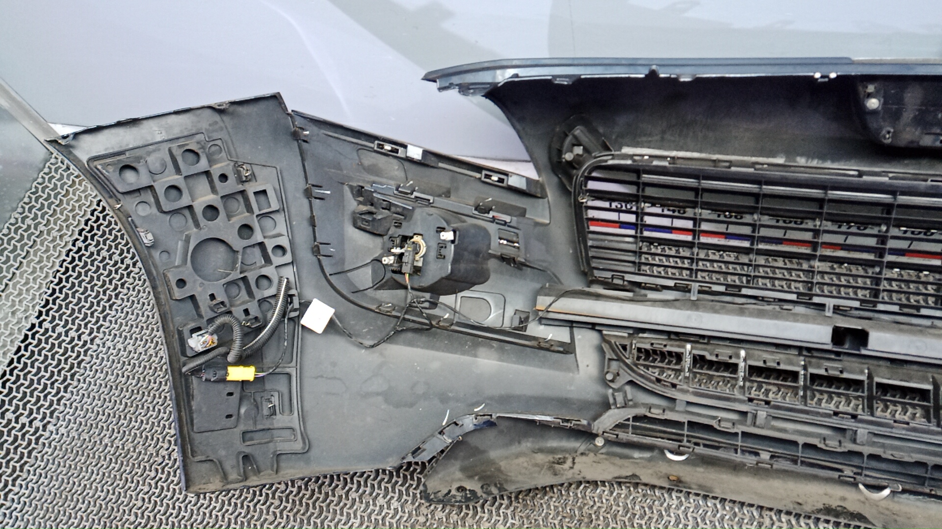 Бампер передний