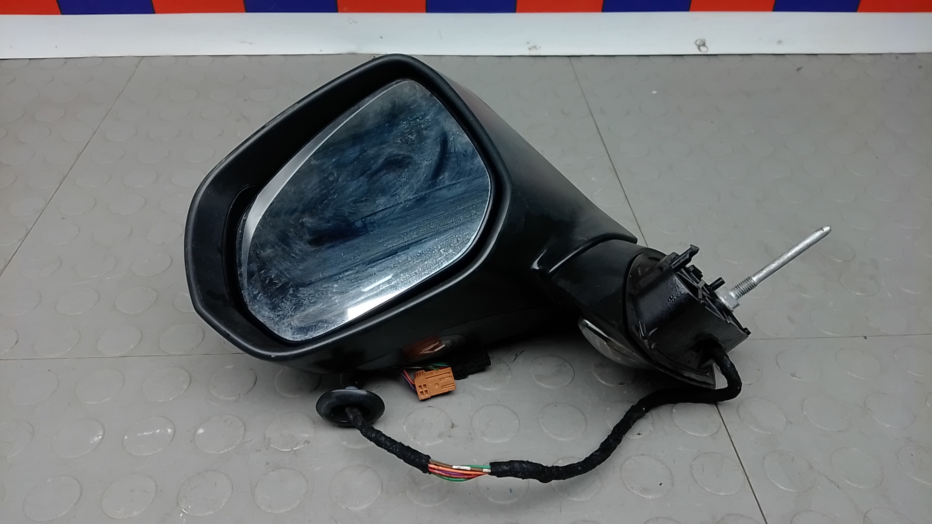 Зеркало левое электрическое