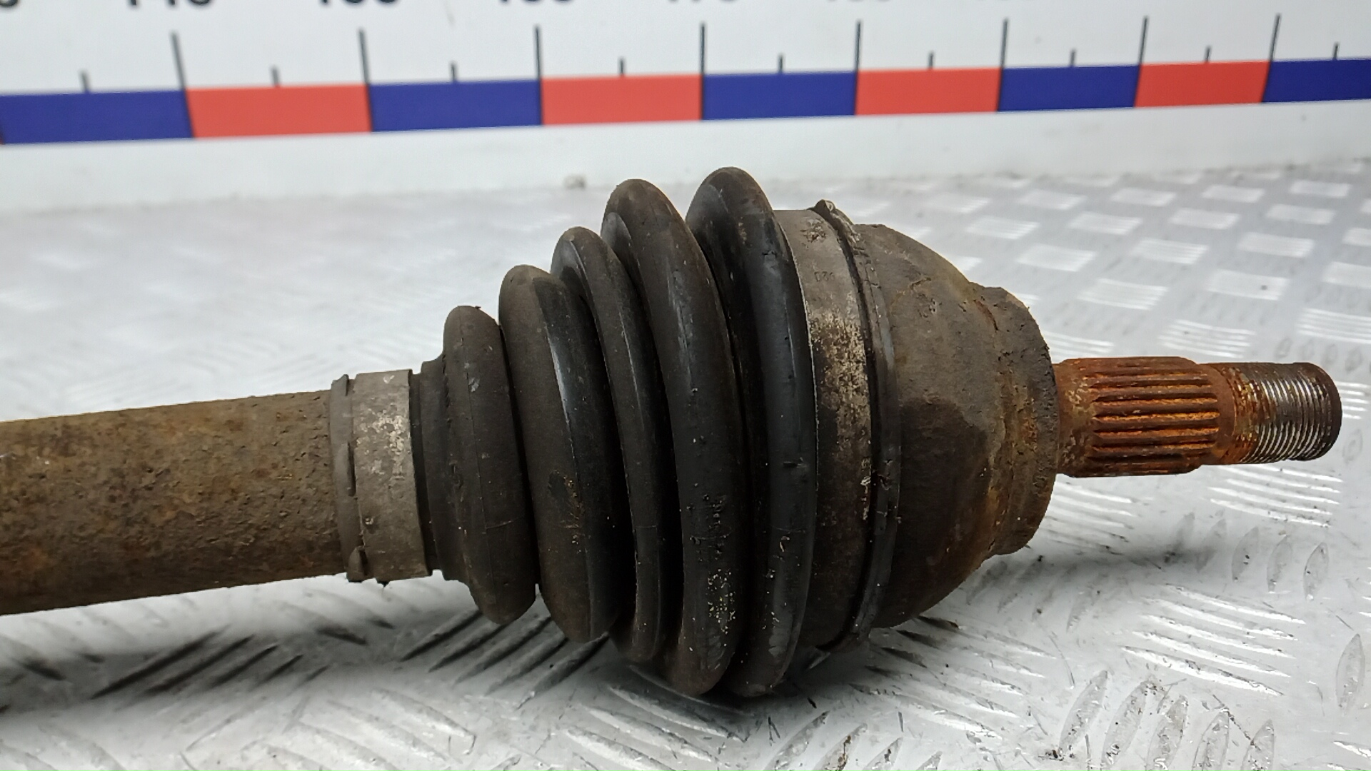 Полуось передняя левая